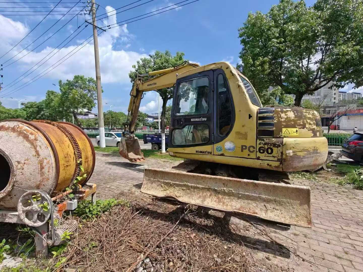 Buy Komatsu PC60 Used Excavator / 1