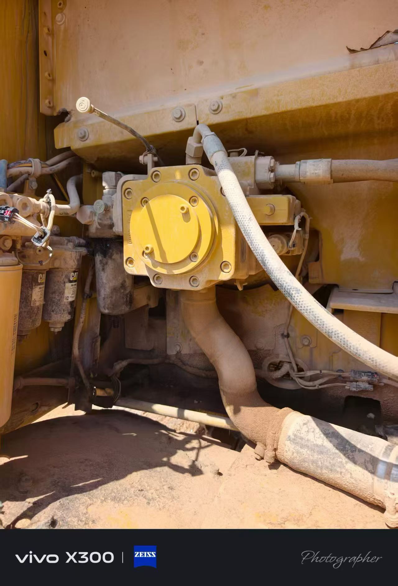 Buy Caterpillar 323 Used Excavator / 2 Buy Caterpillar 323 Used Excavator / 2