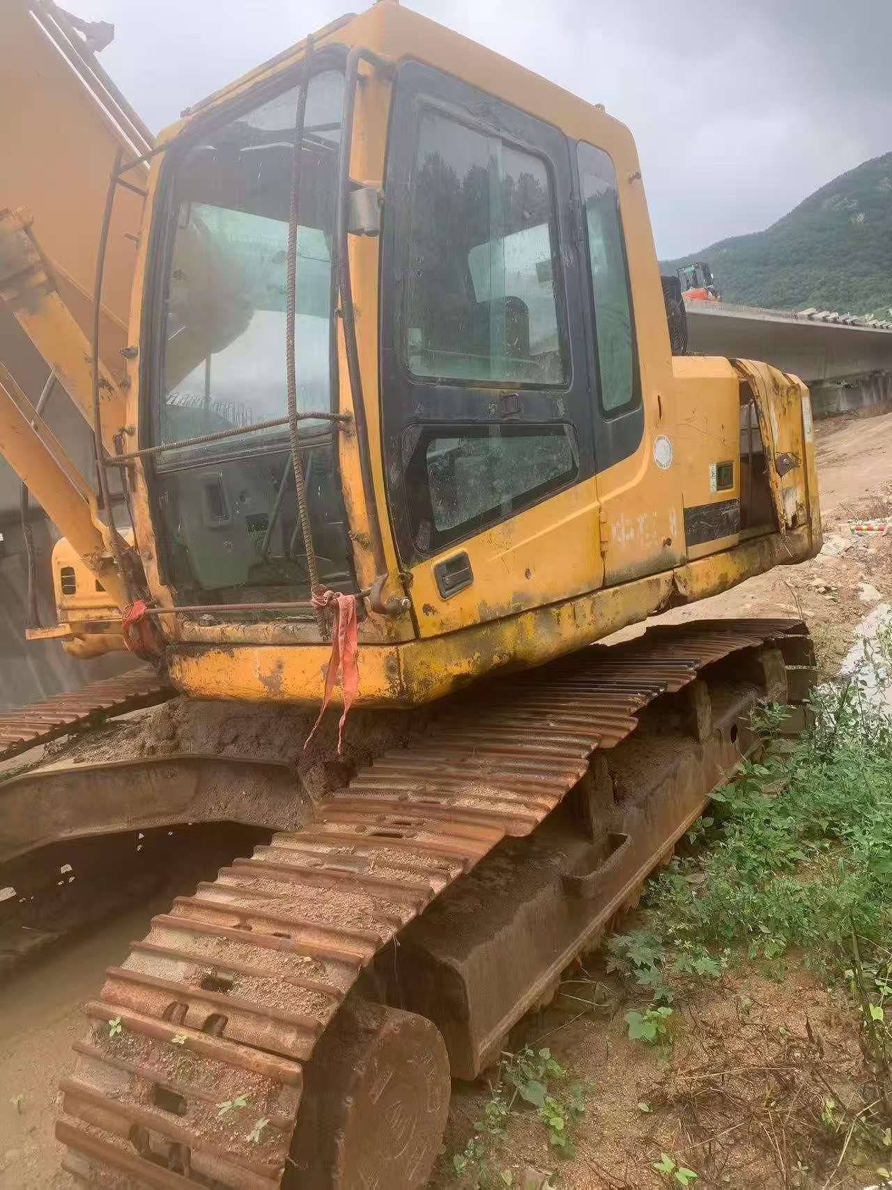 Buy Hyundai R225-7 Used Excavator / 3