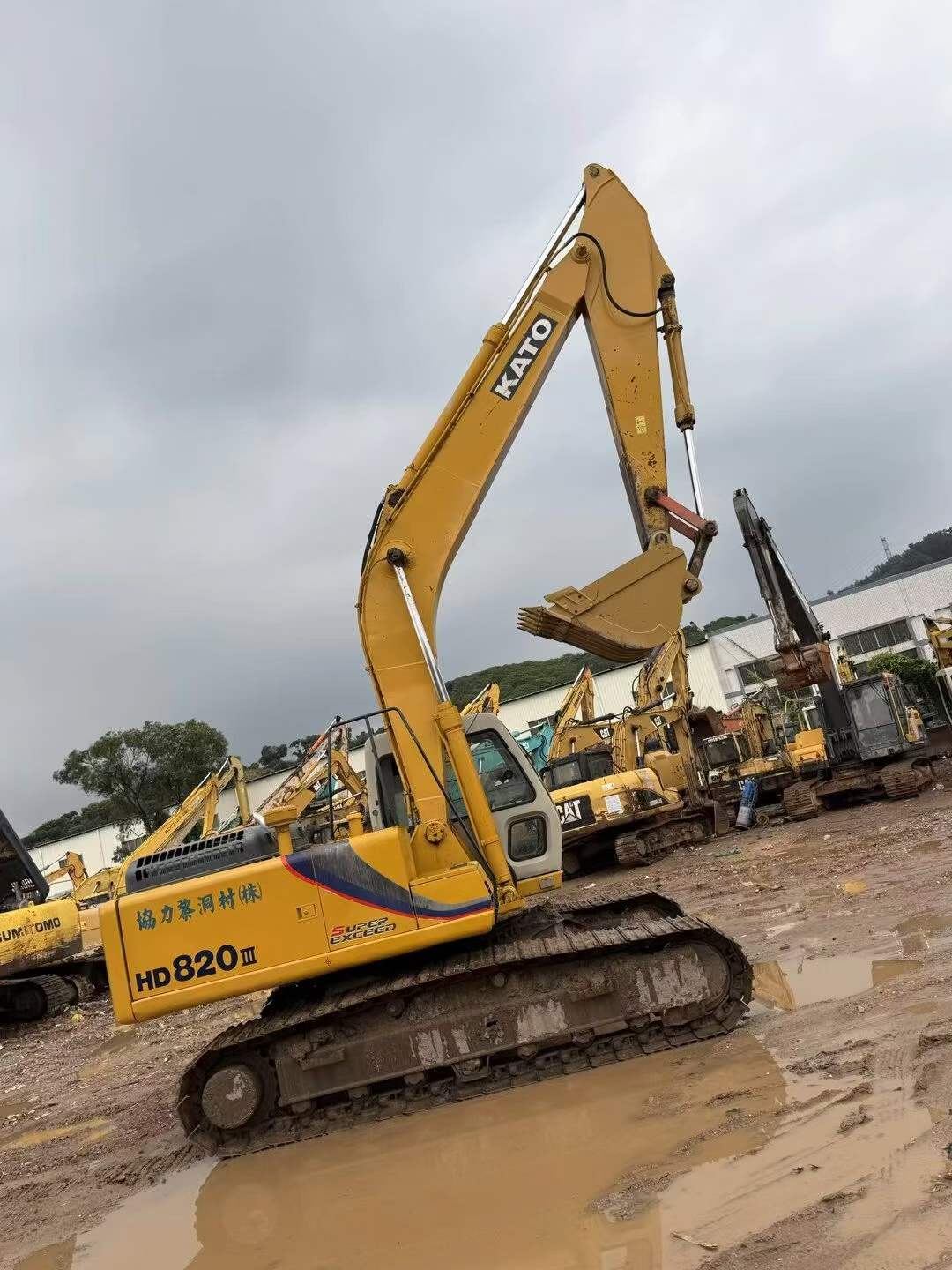 Buy Kato 820-3SP Used Excavator / 2