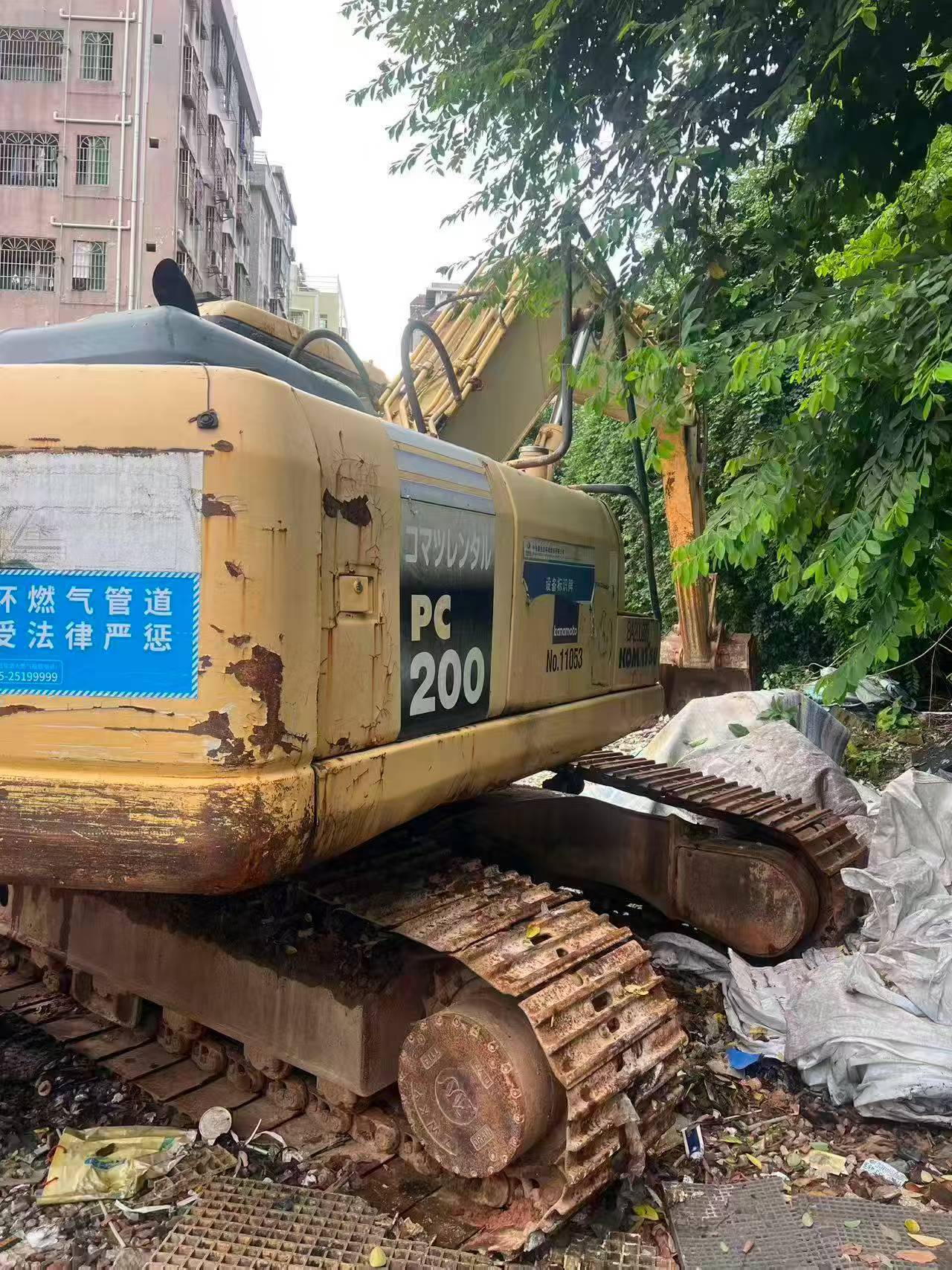 Buy Komatsu PC200-1 Used Excavator / 3 Buy Komatsu PC200-1 Used Excavator / 3