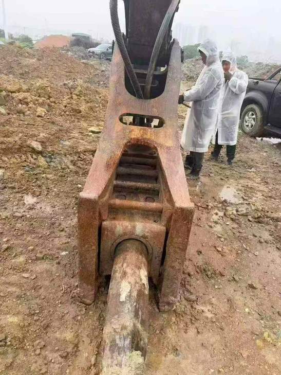 Buy Caterpillar 349E Used Excavator / 1