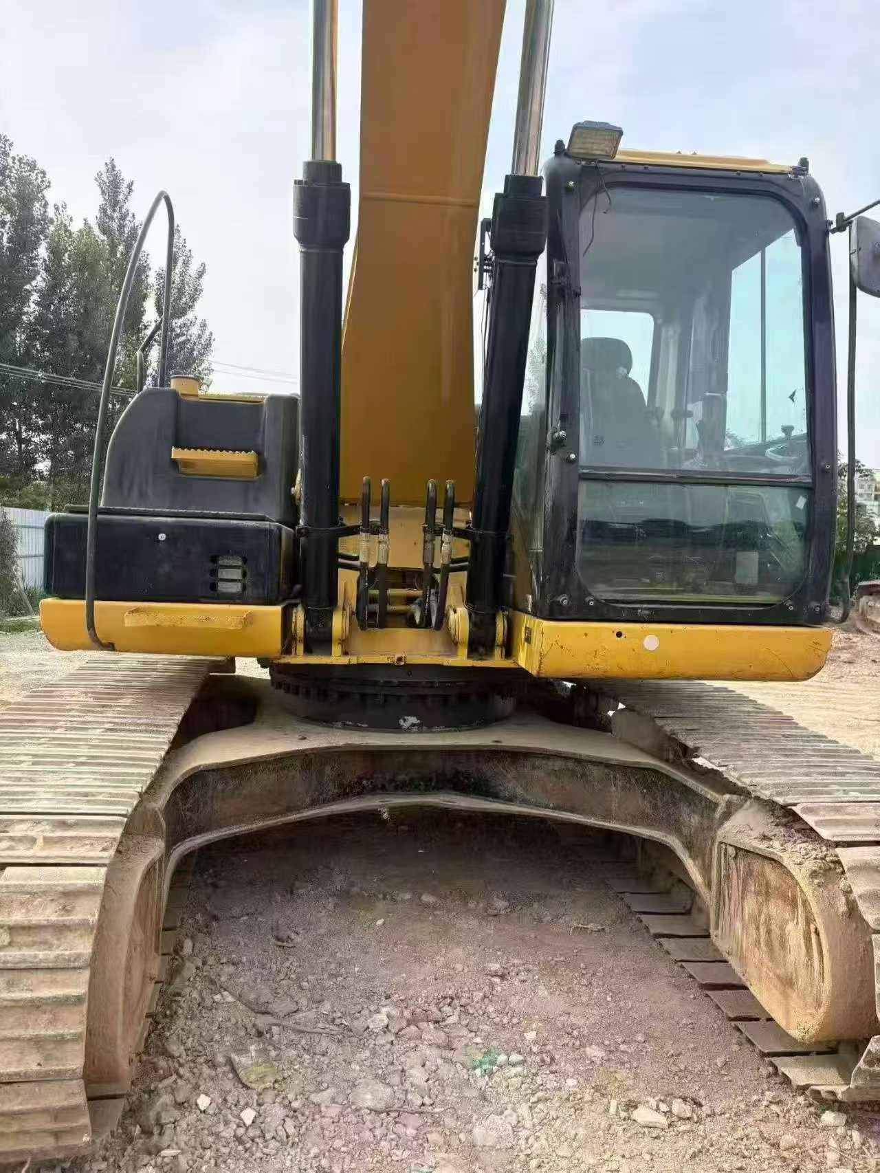 Buy Caterpillar 323 Used Excavator / 4