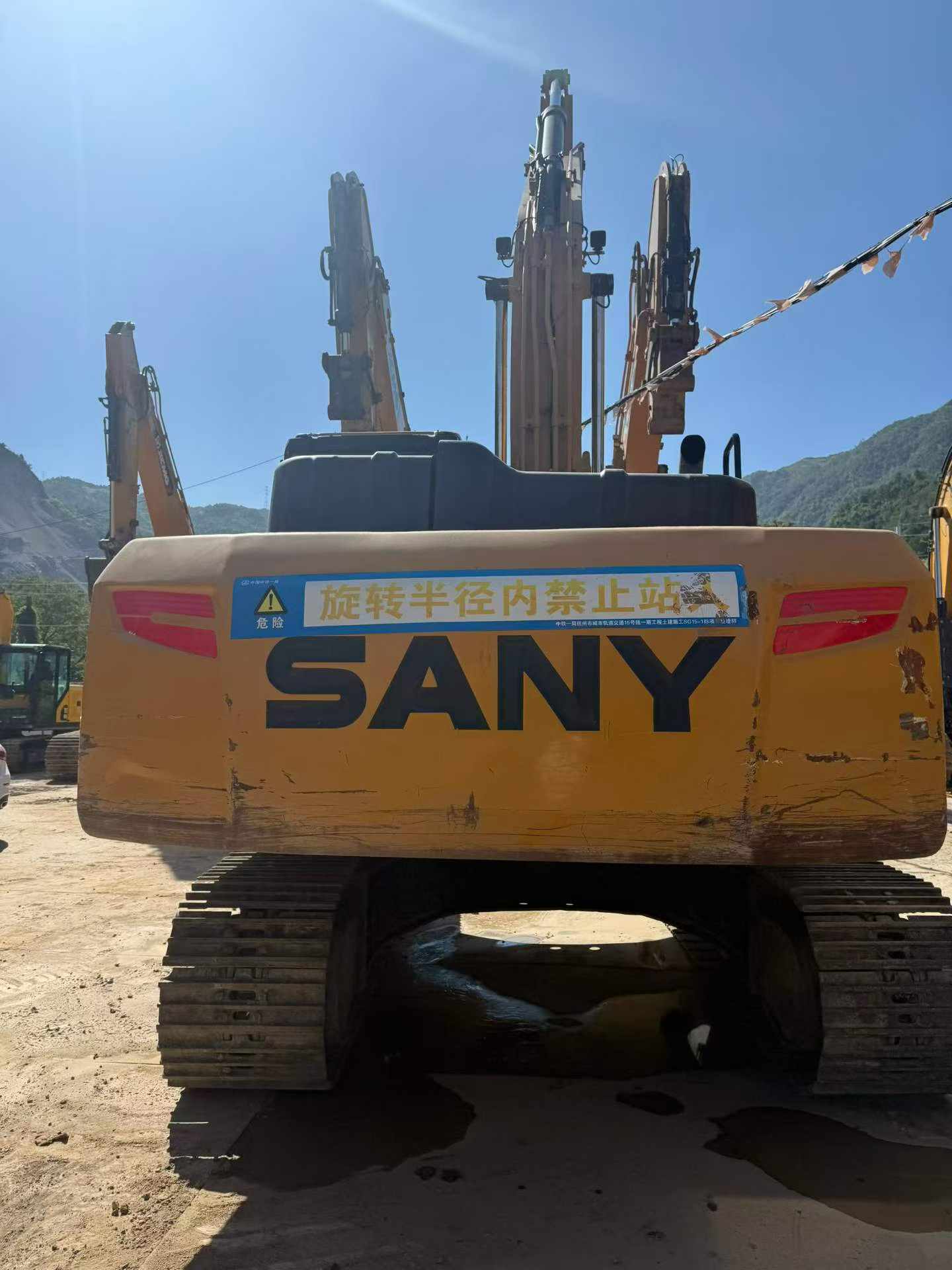Buy Sany SY215H Used Excavator / 3 Buy Sany SY215H Used Excavator / 3
