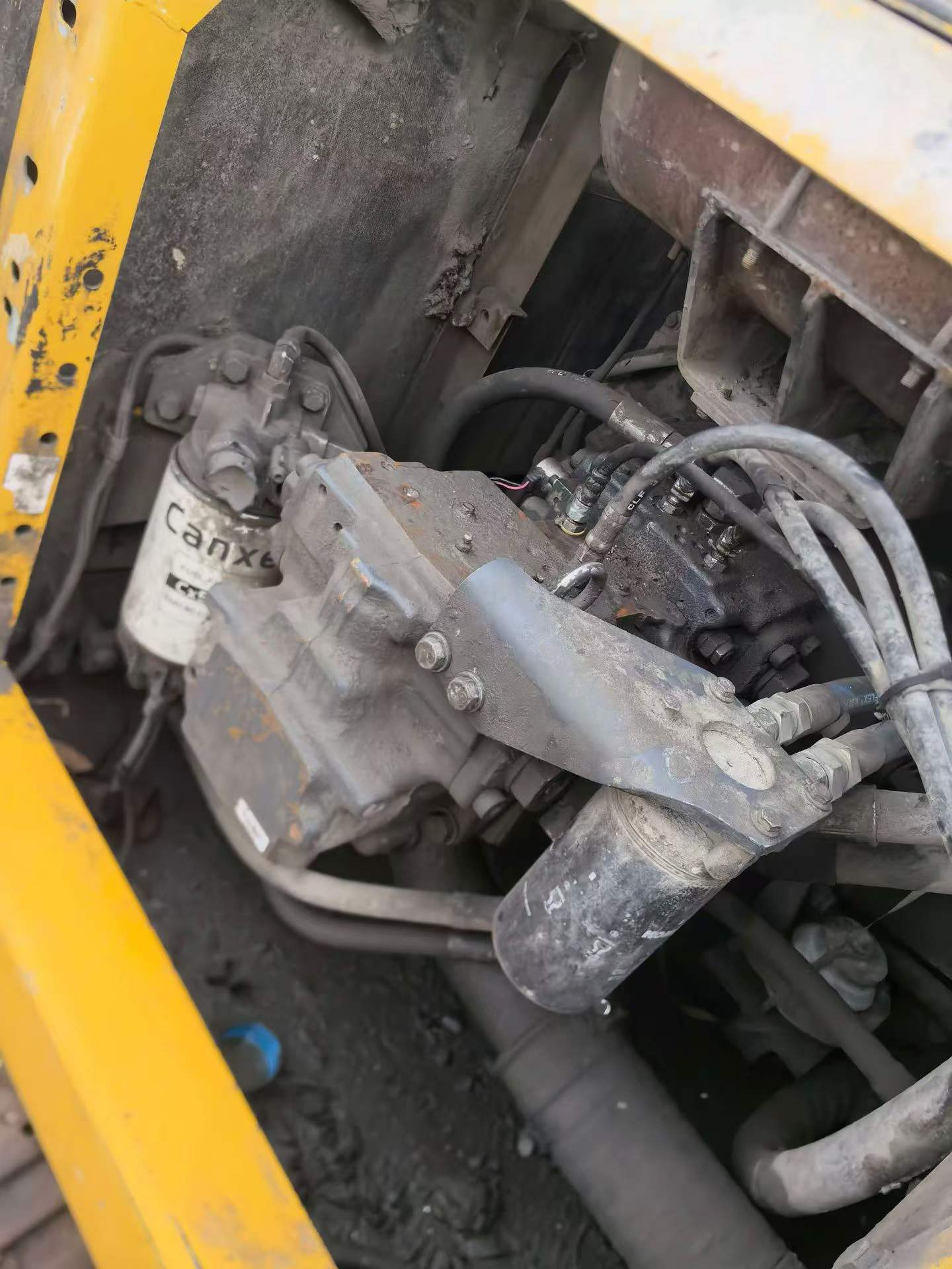 Buy Komatsu PC220-8M0 Used Excavator / 8