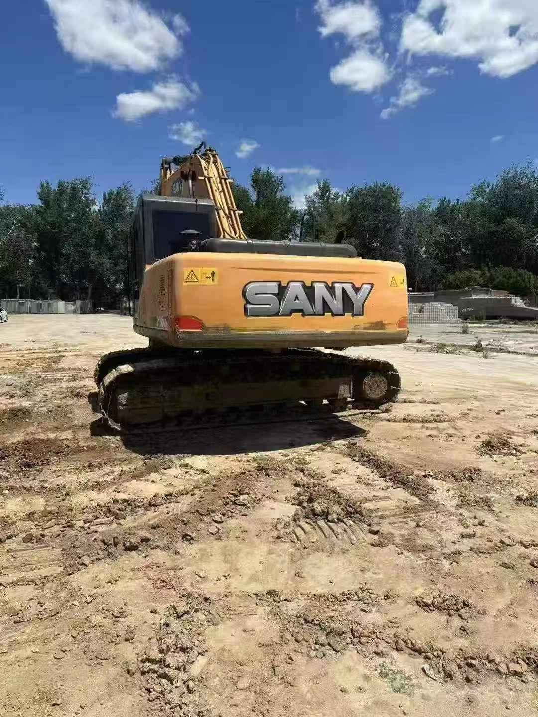 Buy Sany SY215C Used Excavator / 4 Buy Sany SY215C Used Excavator / 4