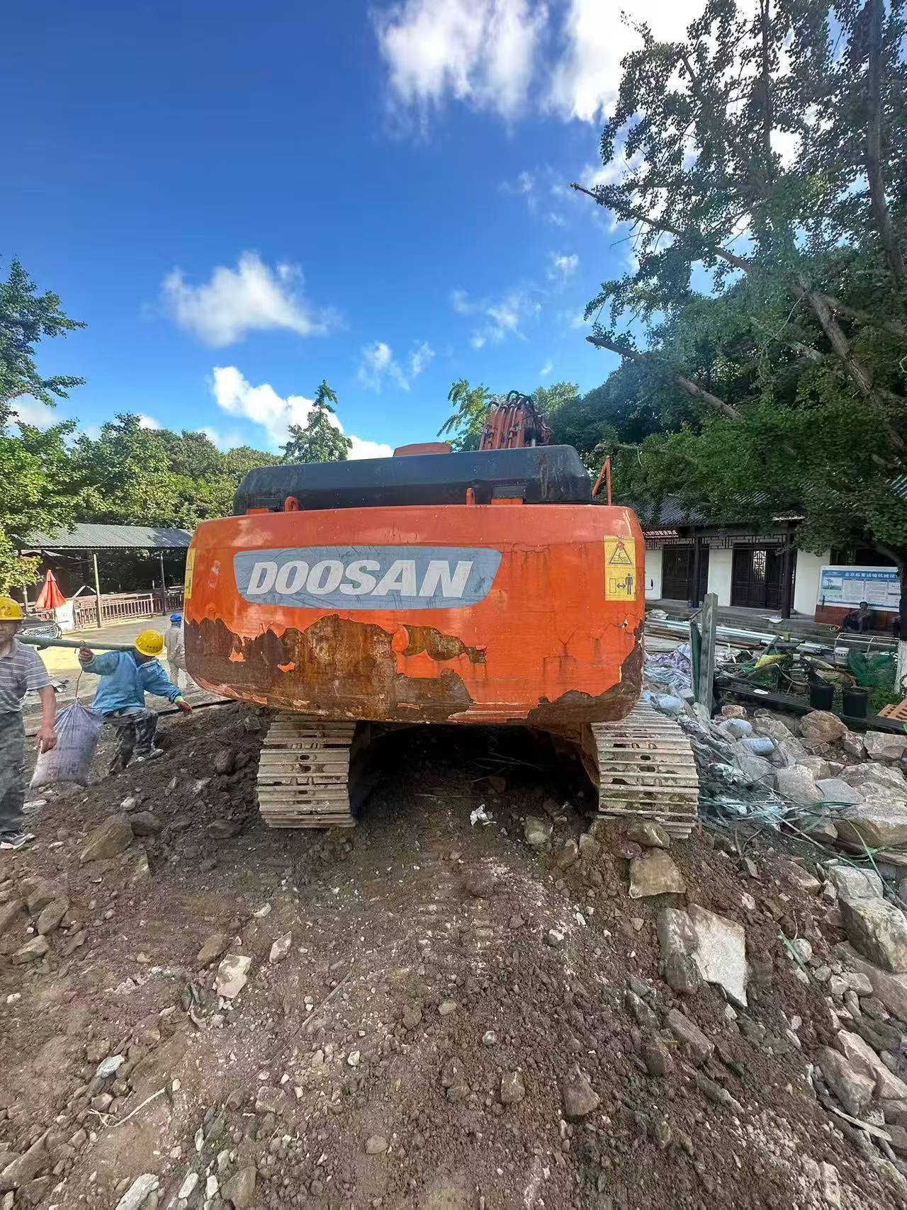 Buy Doosan DH215-9 Used Excavator / 1