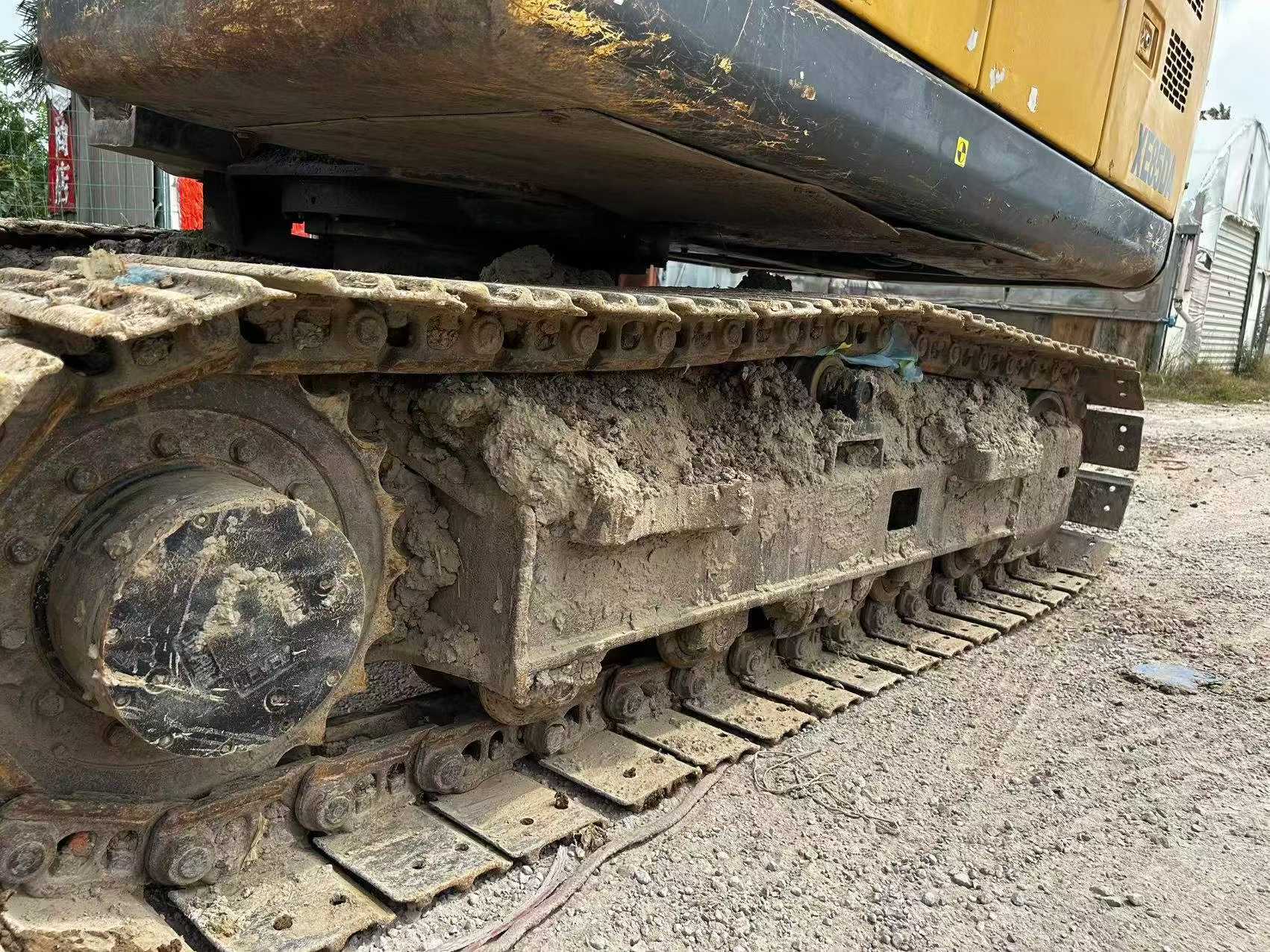 شراء حفارة XCMG XE85C مستعملة / 9