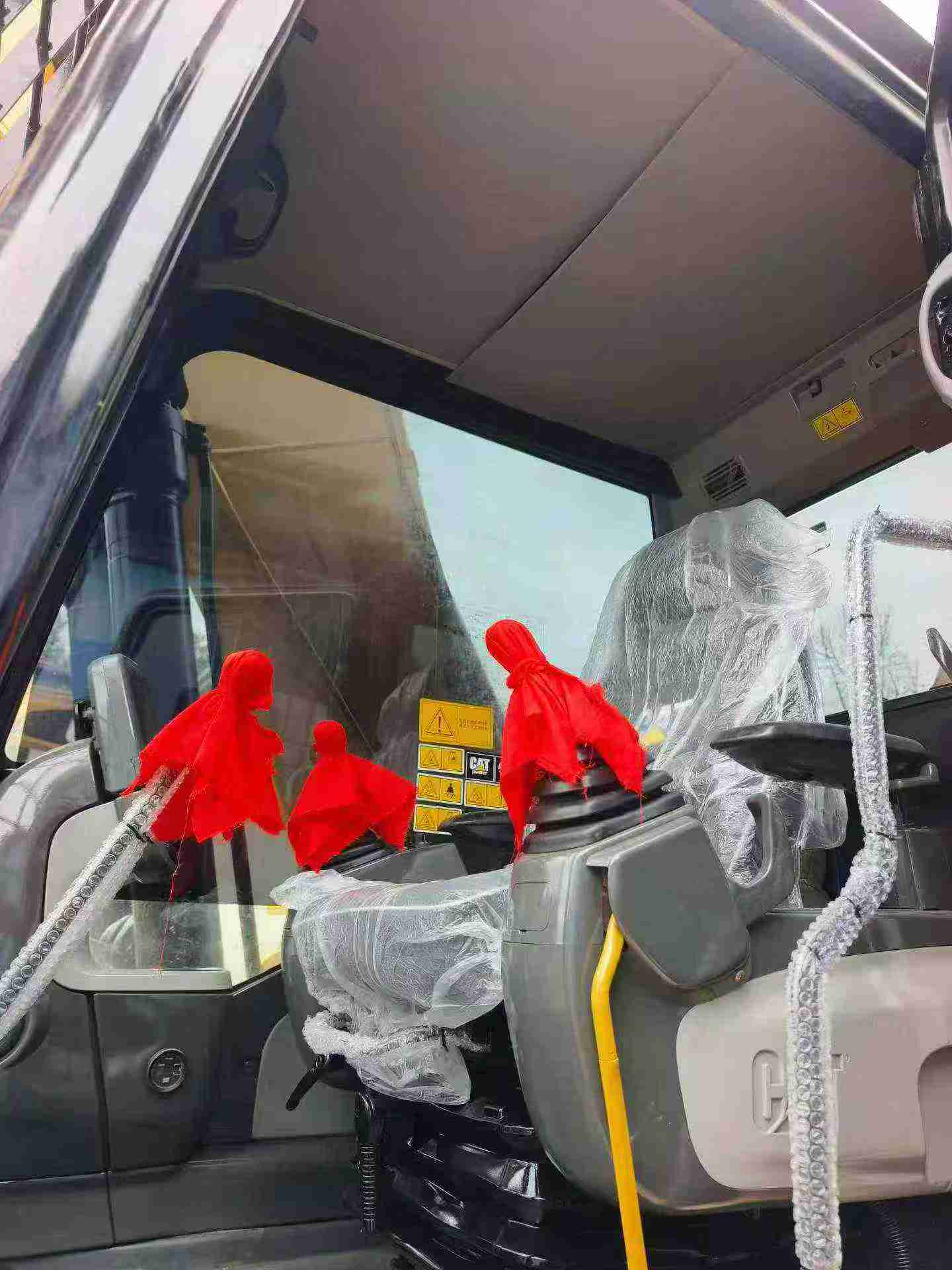 Buy Caterpillar 320D Used Excavator / 8