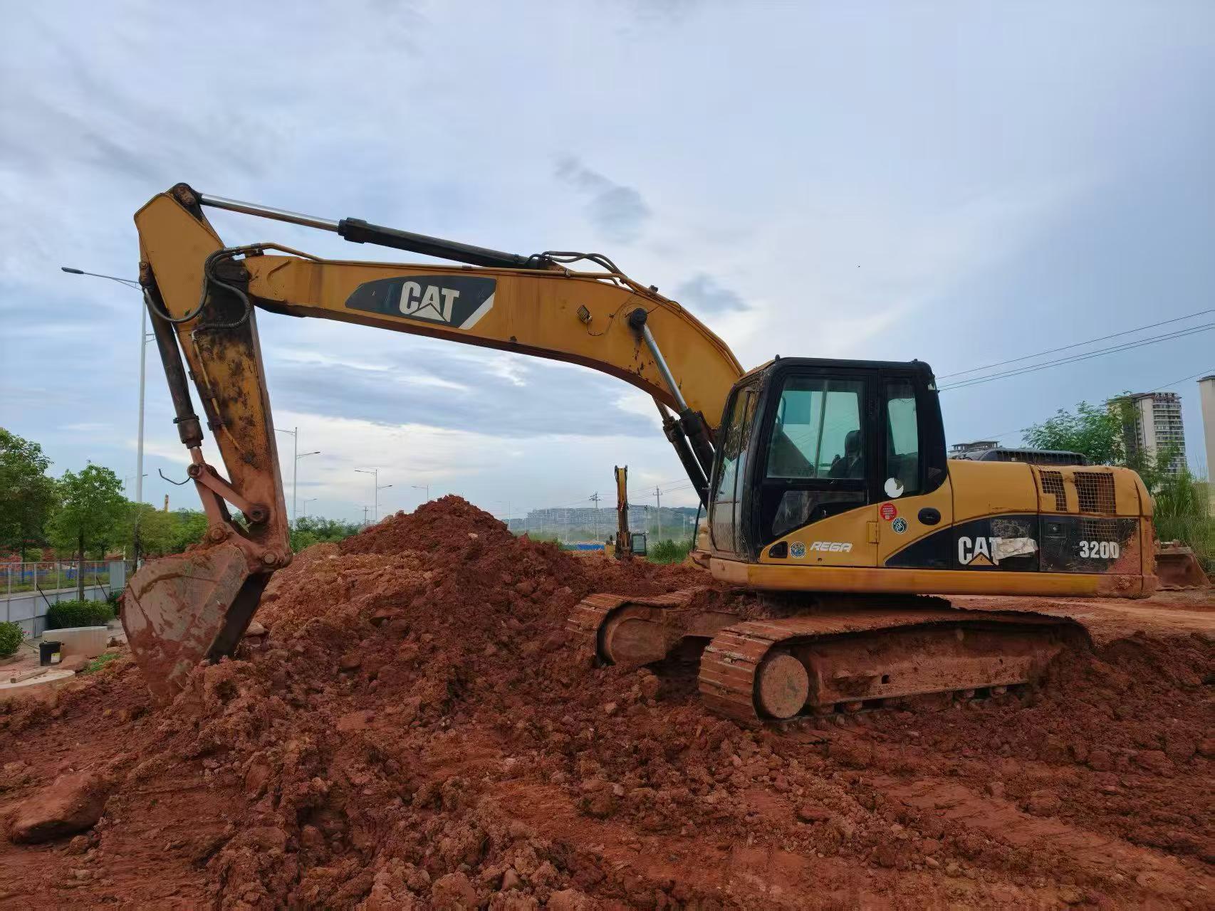 Buy Caterpillar 320A Used Excavator / 2 Buy Caterpillar 320A Used Excavator / 2