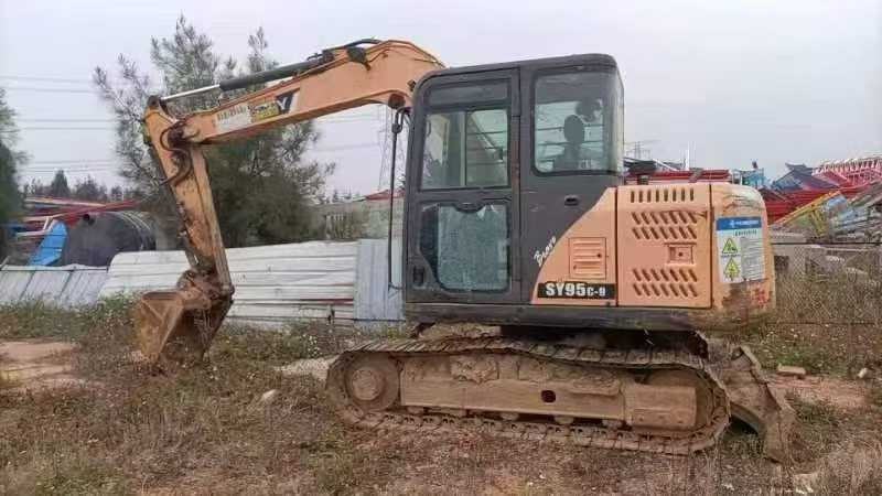 شراء Sany SY75 مستعمل حفارة