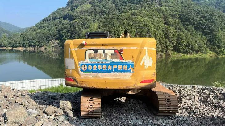 Buy Caterpillar 323 Used Excavator / 1