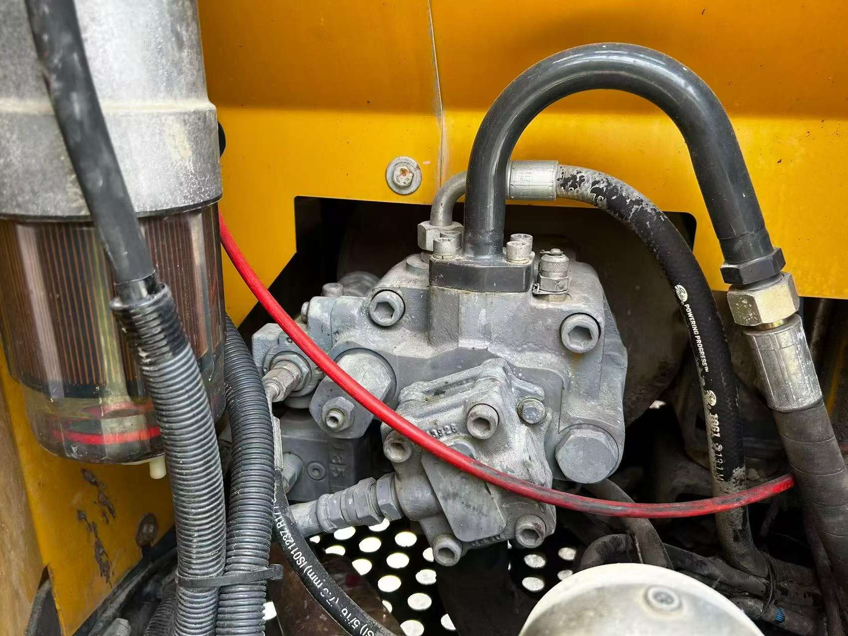 شراء حفارة XCMG XE85C مستعملة / 8