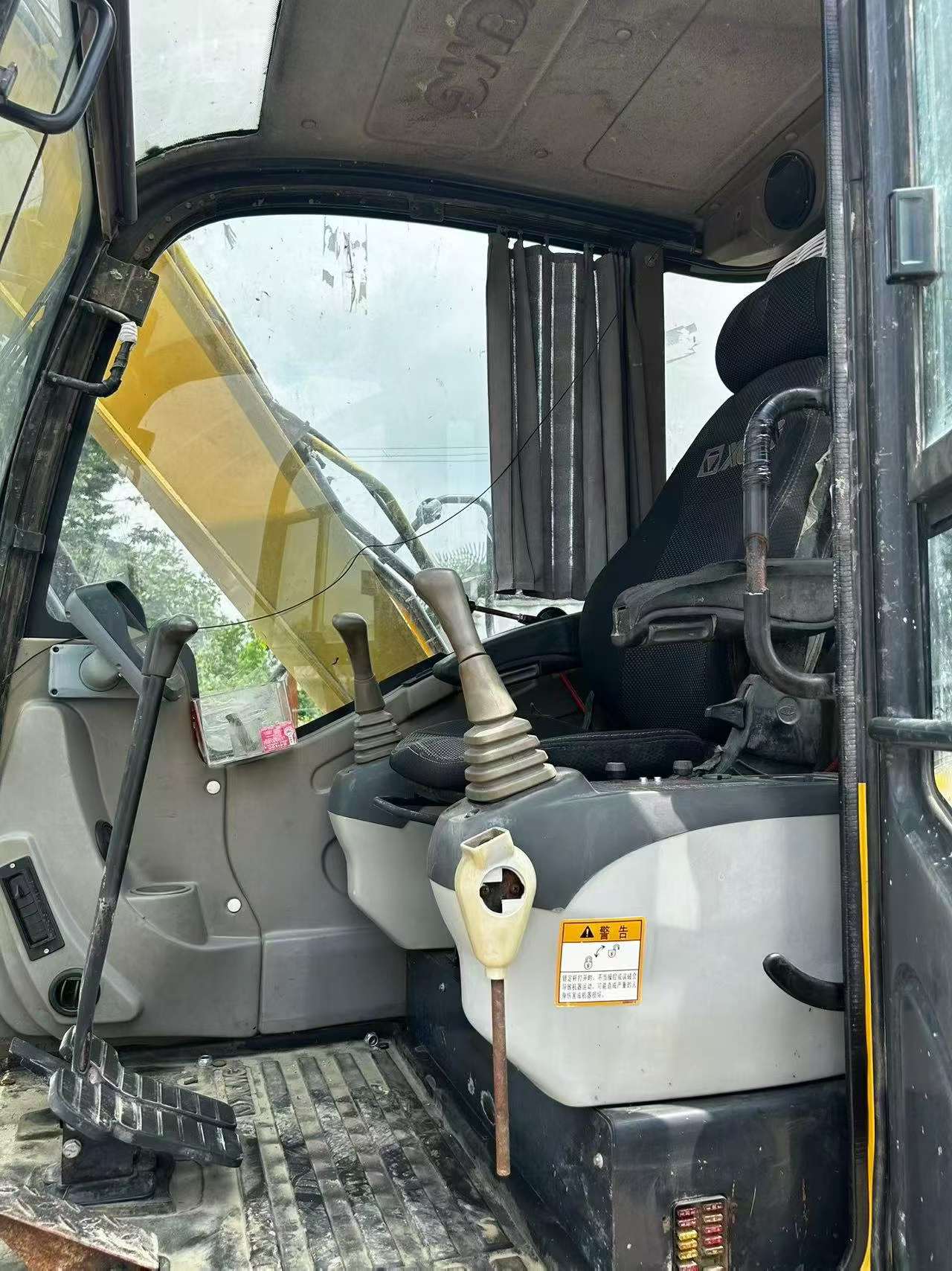 شراء حفارة XCMG XE85C مستعملة / 4