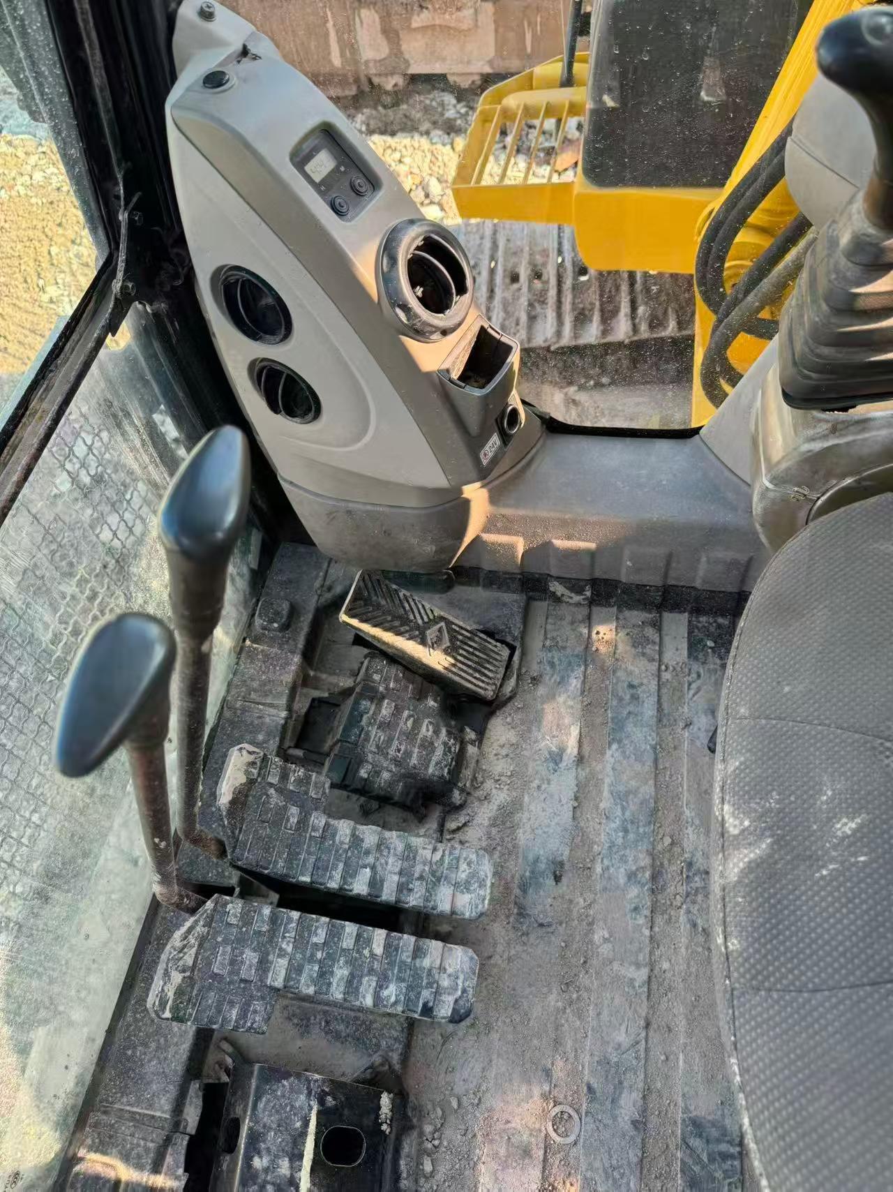 Buy Sumitomo SH130-3 Used Excavator / 3 Buy Sumitomo SH130-3 Used Excavator / 3