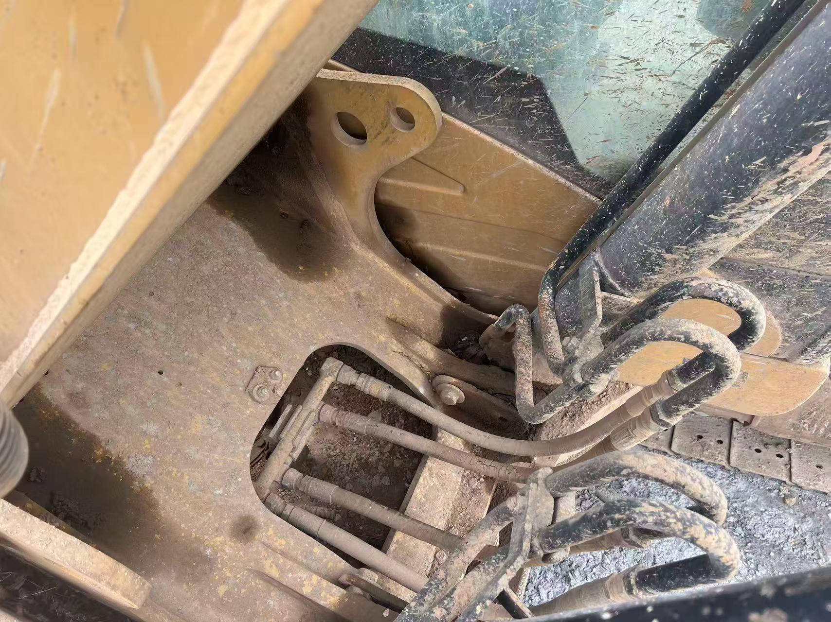 Buy Caterpillar 320D Used Excavator / 7