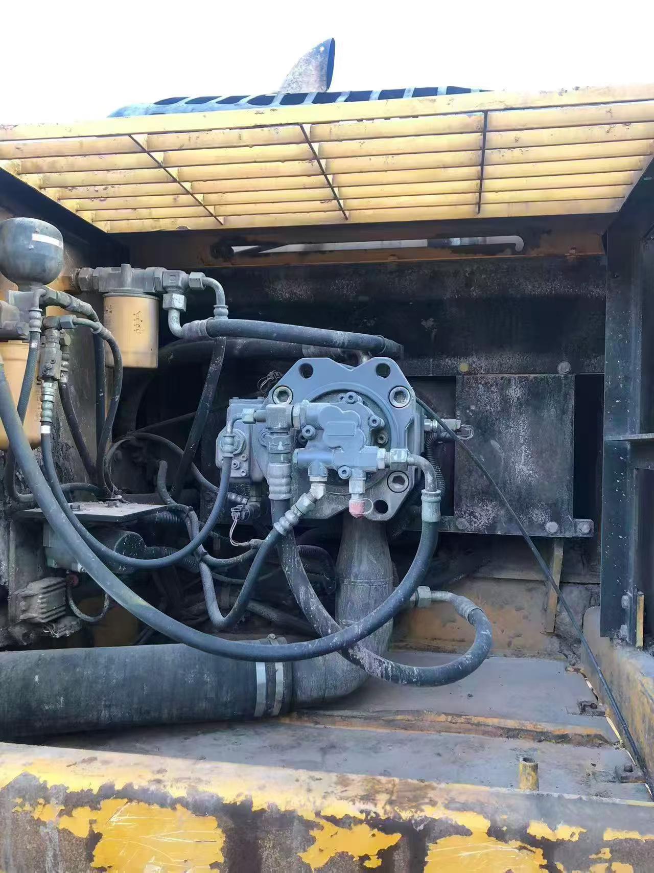 Buy Kato HD820 Used Excavator / 2 Buy Kato HD820 Used Excavator / 2
