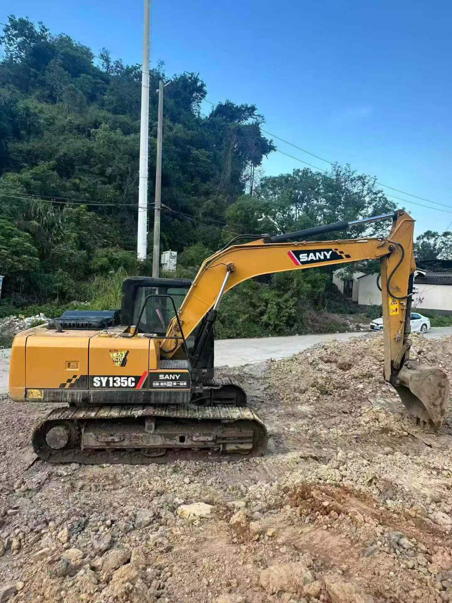 Buy Sany SY135C Used Excavator / 1