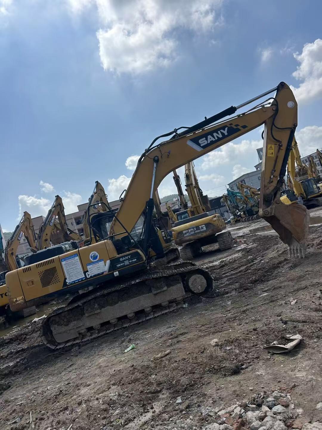 Buy Sany SY200C Used Excavator / 2 Buy Sany SY200C Used Excavator / 2