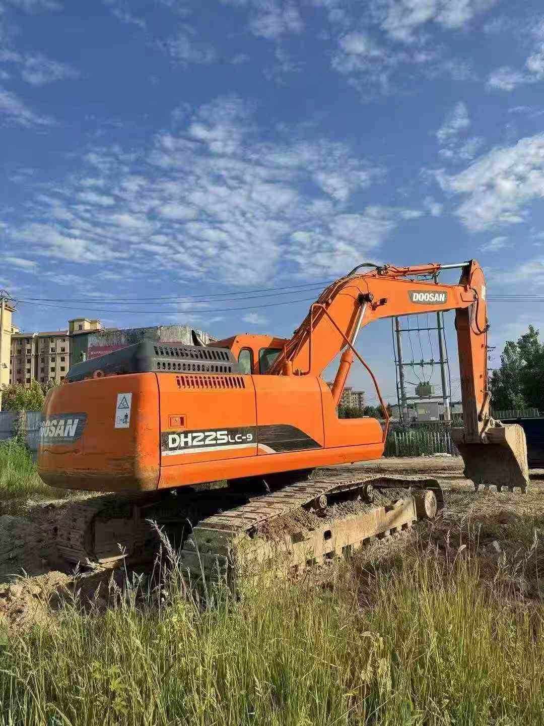Buy Doosan DH220-3 Used Excavator / 9 Buy Doosan DH220-3 Used Excavator / 9