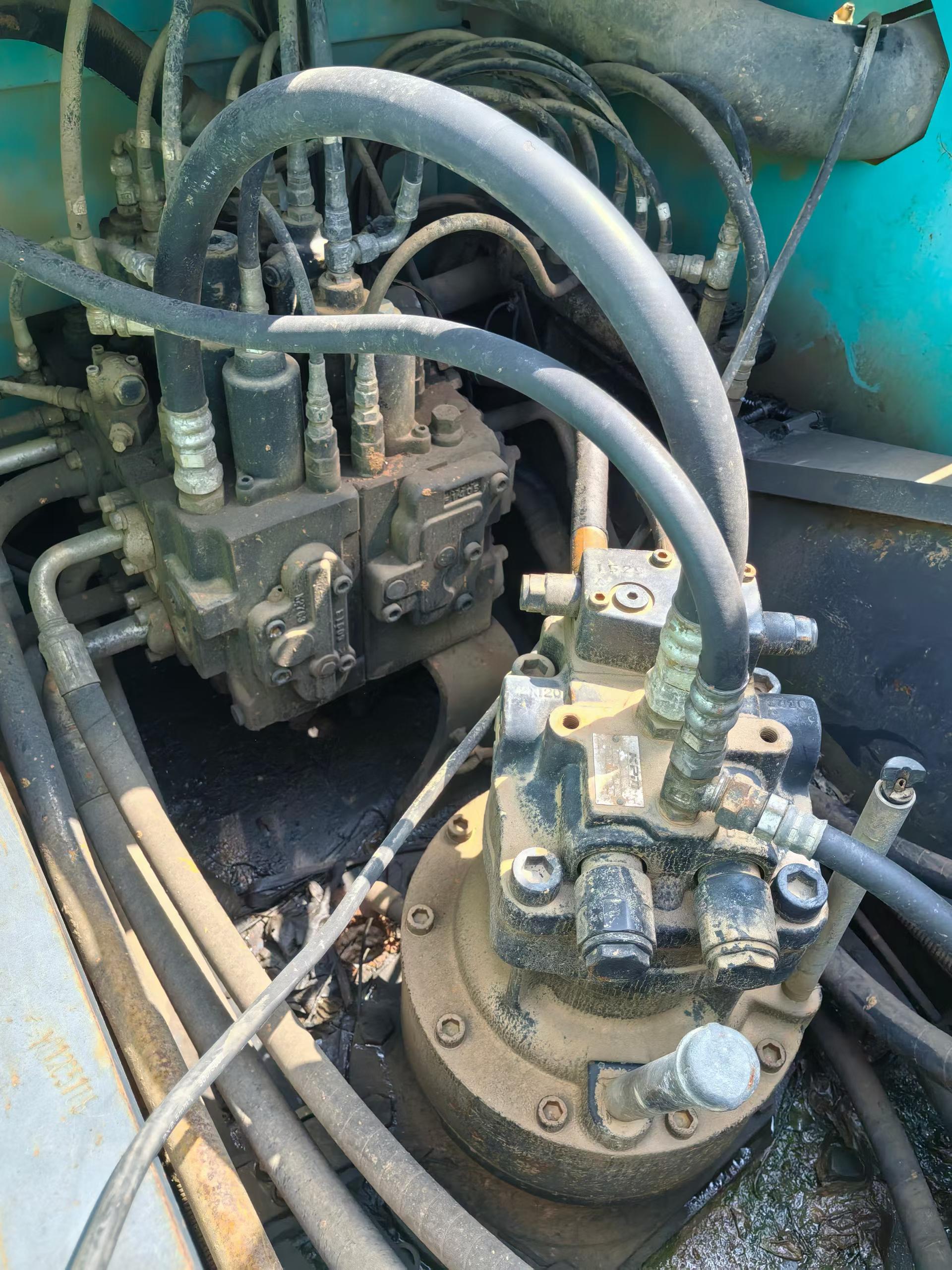 Buy Kobelco SK210 Used Excavator / 3