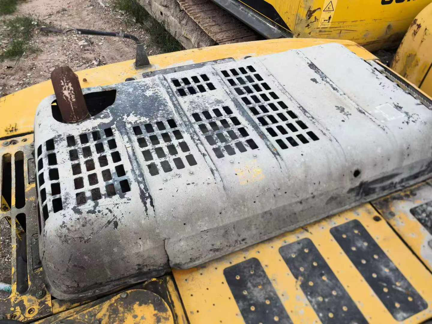 Buy Komatsu PC220-8M0 Used Excavator / 7