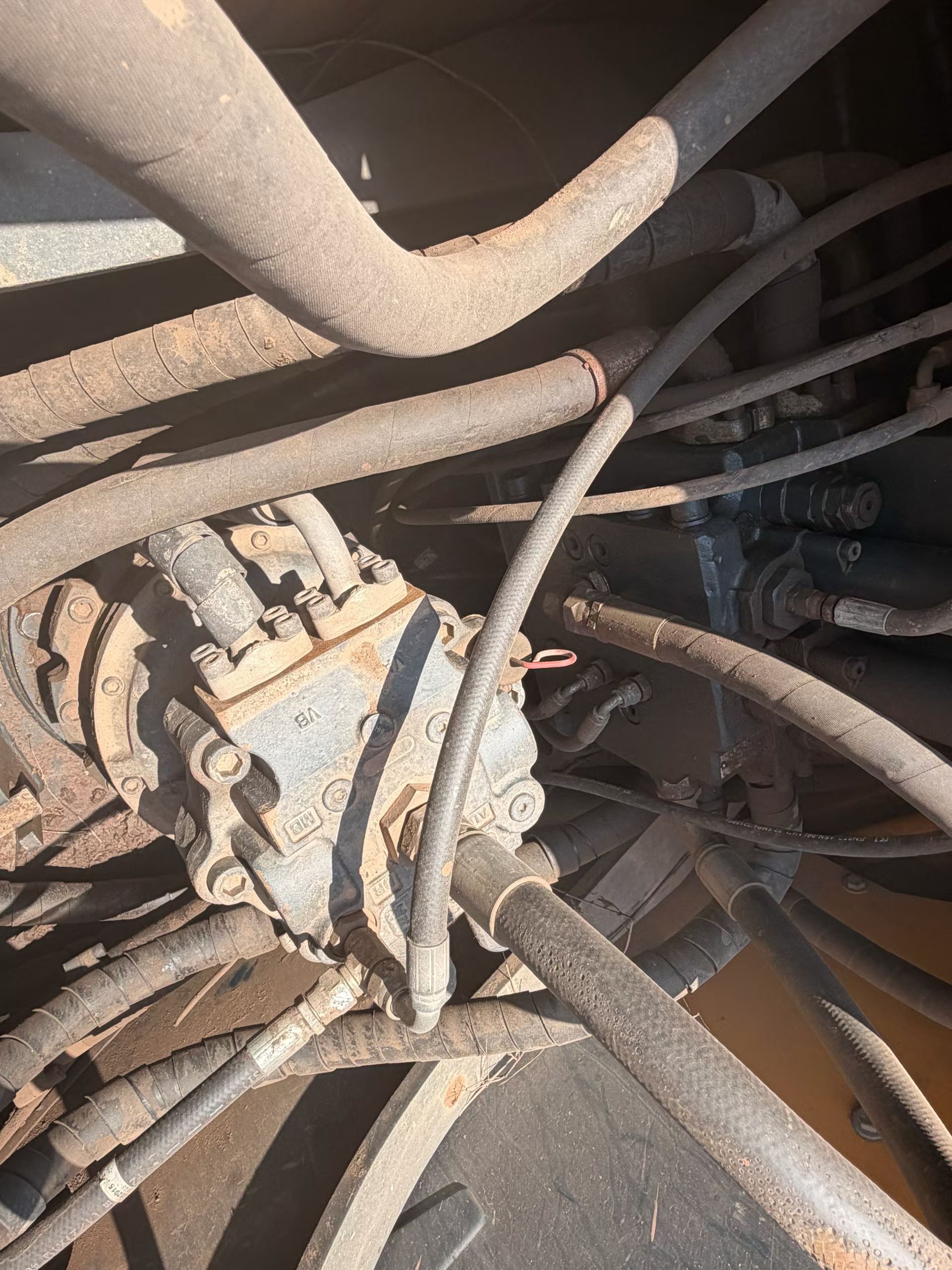 Buy Hyundai R225-7 Used Excavator / 8