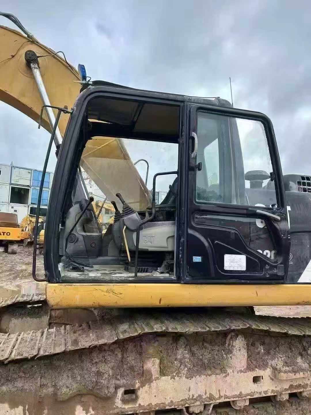 Buy Caterpillar 320D2GC Used Excavator / 6