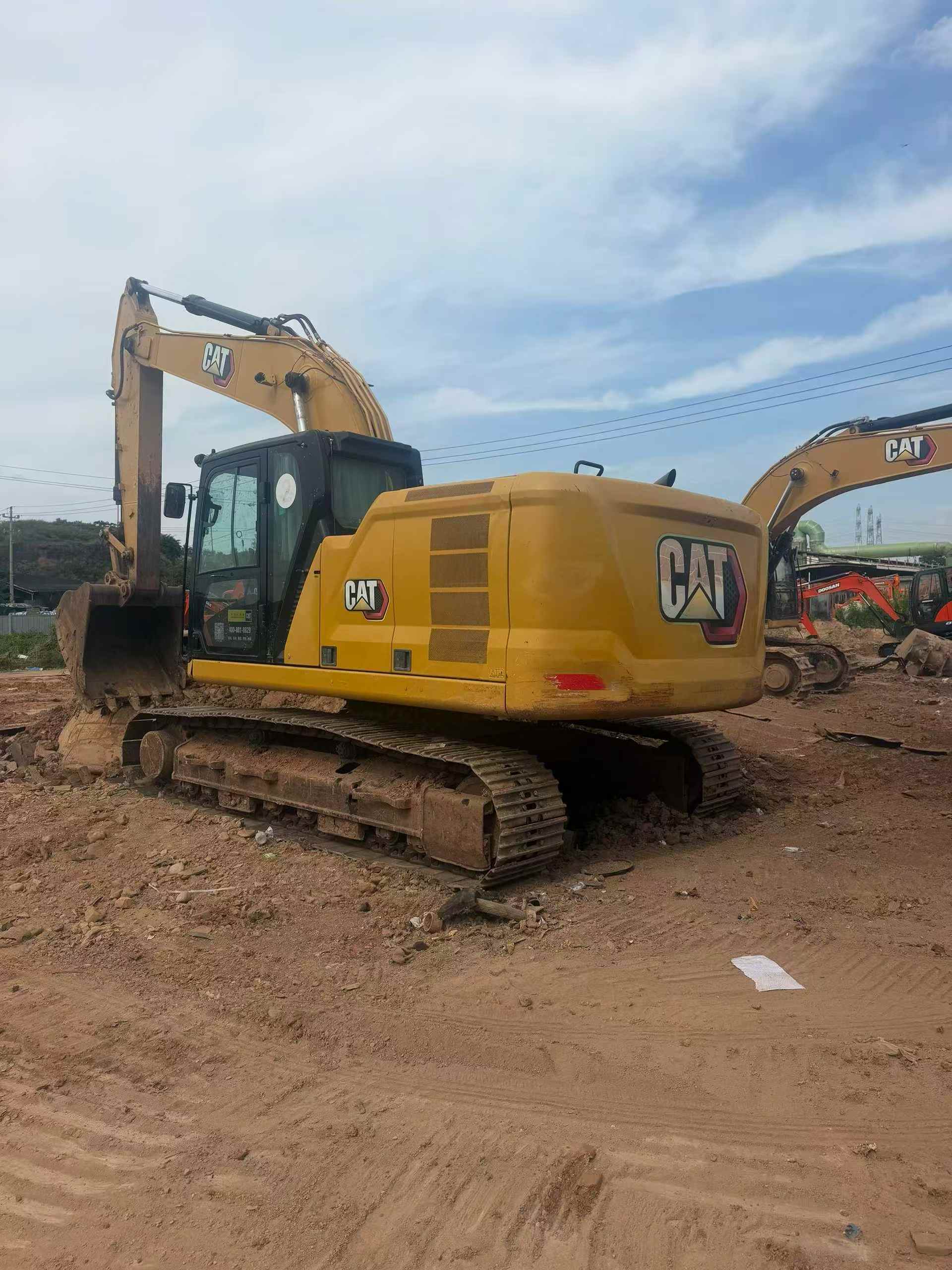 Buy Caterpillar 323 Used Excavator / 2 Buy Caterpillar 323 Used Excavator / 2