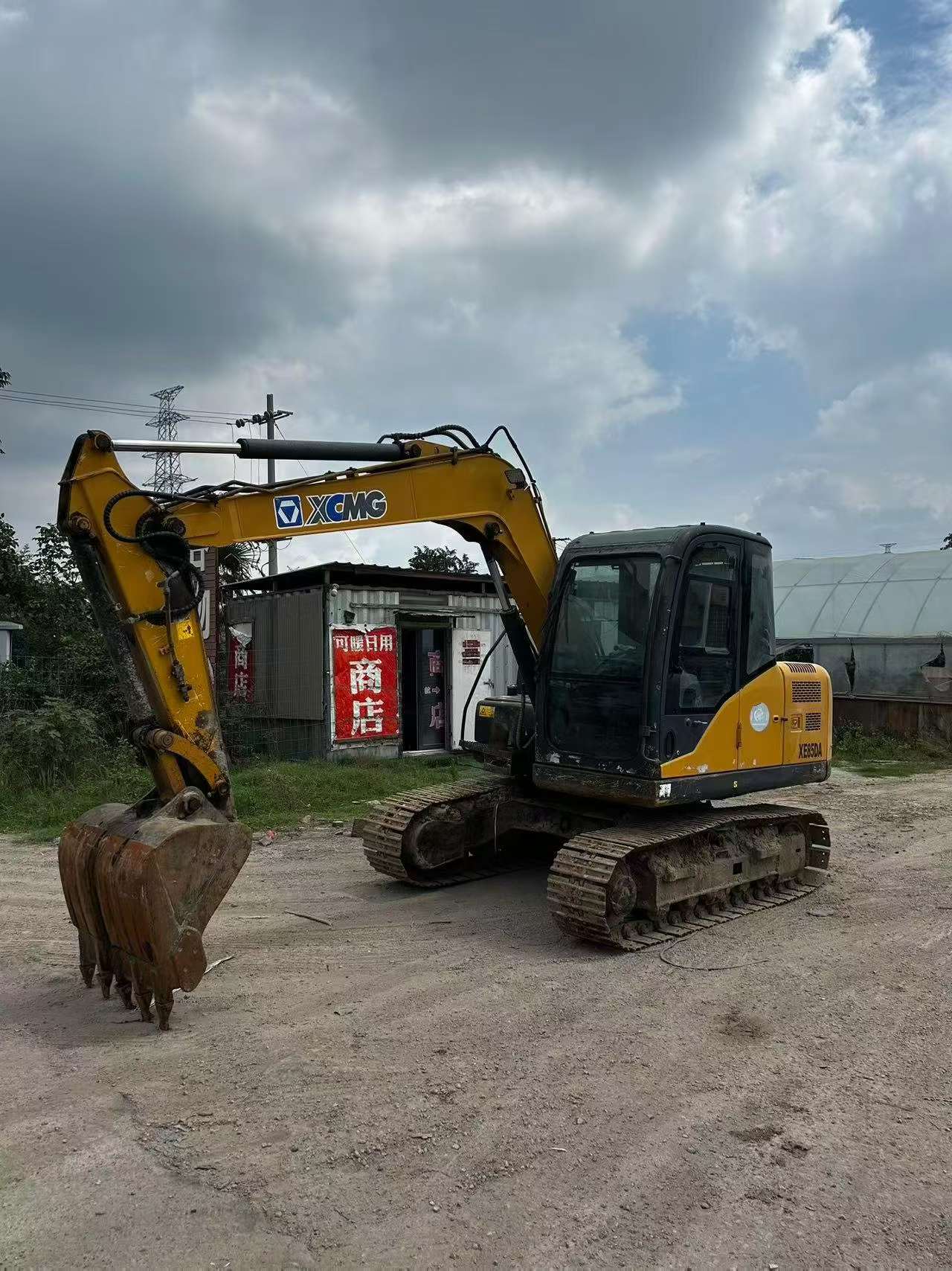 شراء حفارة XCMG XE85C مستعملة / 3