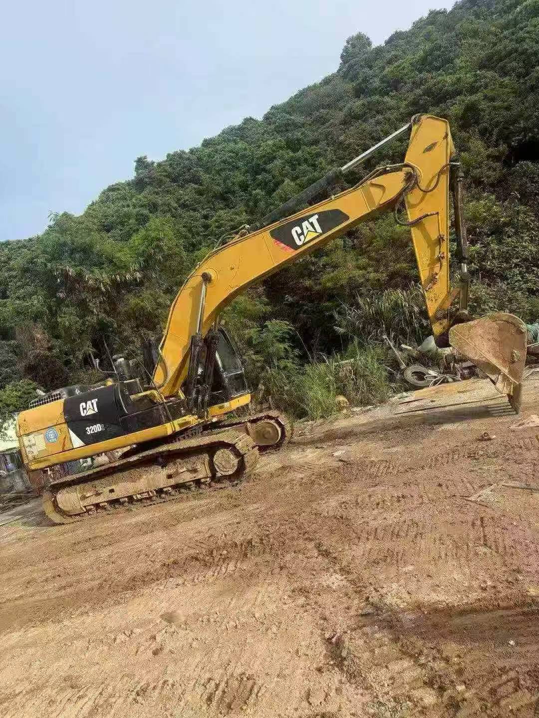 Buy Caterpillar 320A Used Excavator / 1