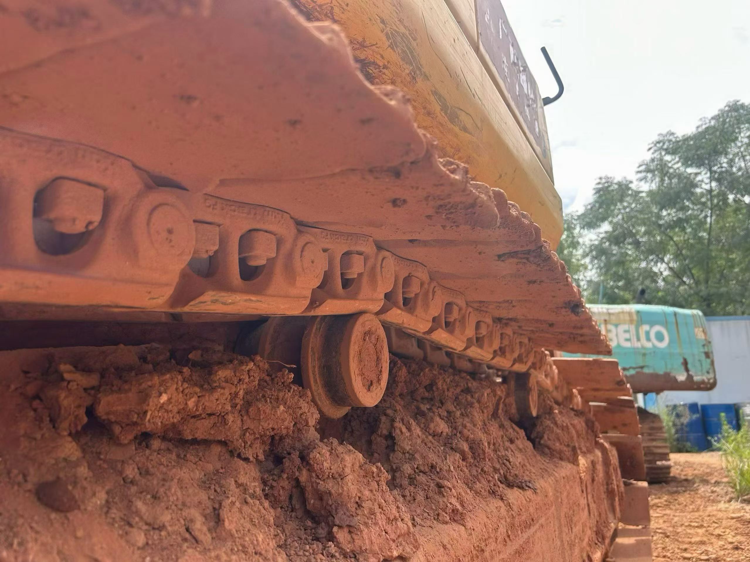Buy Komatsu PC200-7 Used Excavator / 4 Buy Komatsu PC200-7 Used Excavator / 4