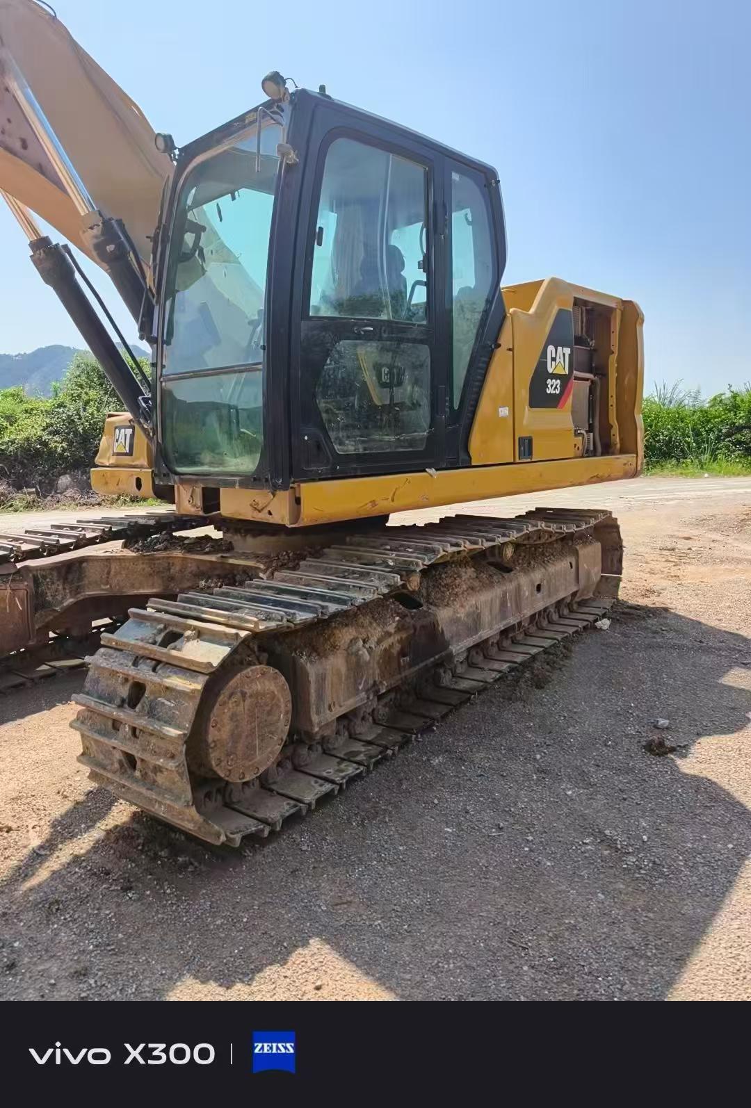 Buy Caterpillar 323 Used Excavator / 4 Buy Caterpillar 323 Used Excavator / 4