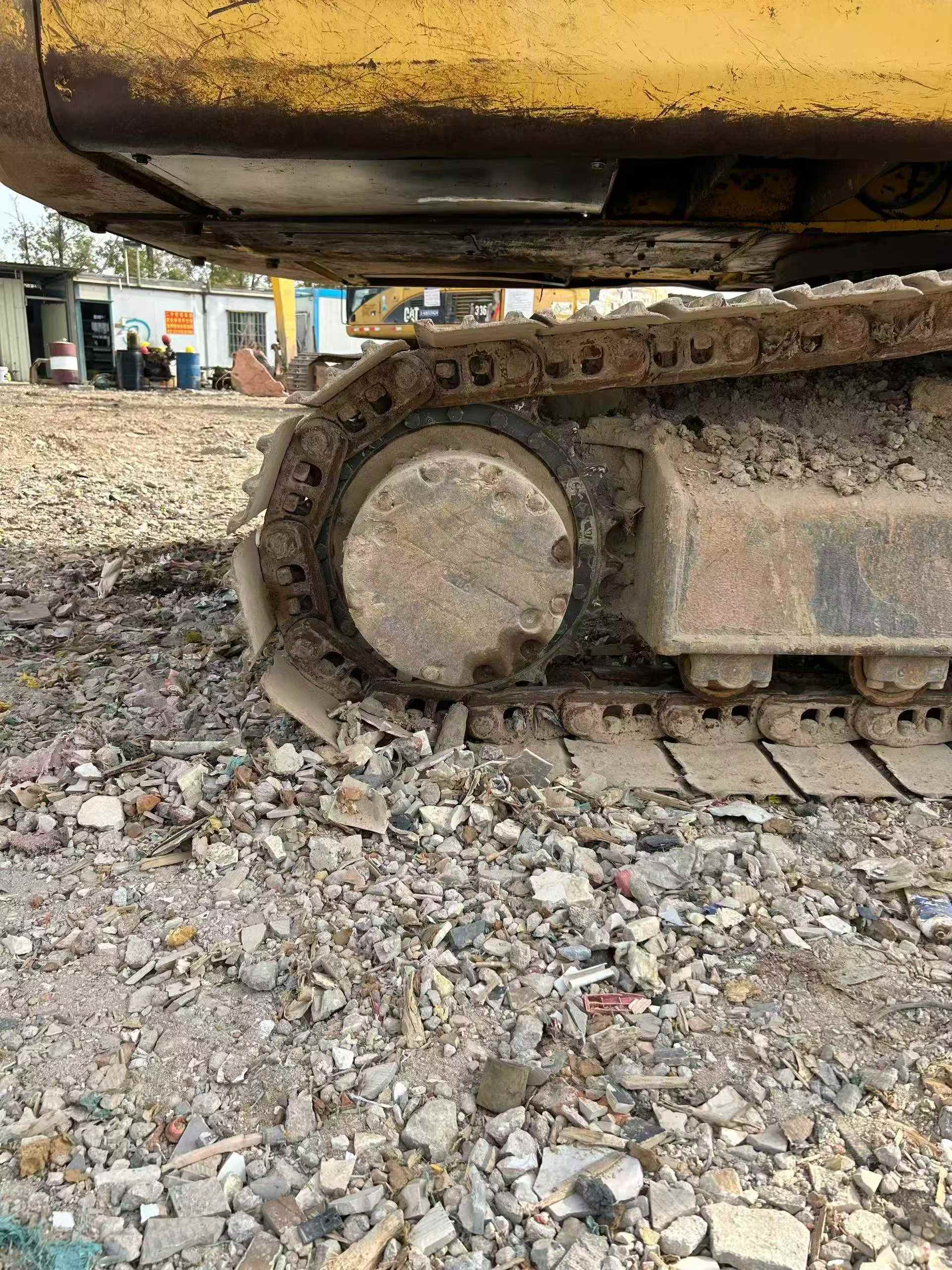 Buy Komatsu PC200-7 Used Excavator / 4