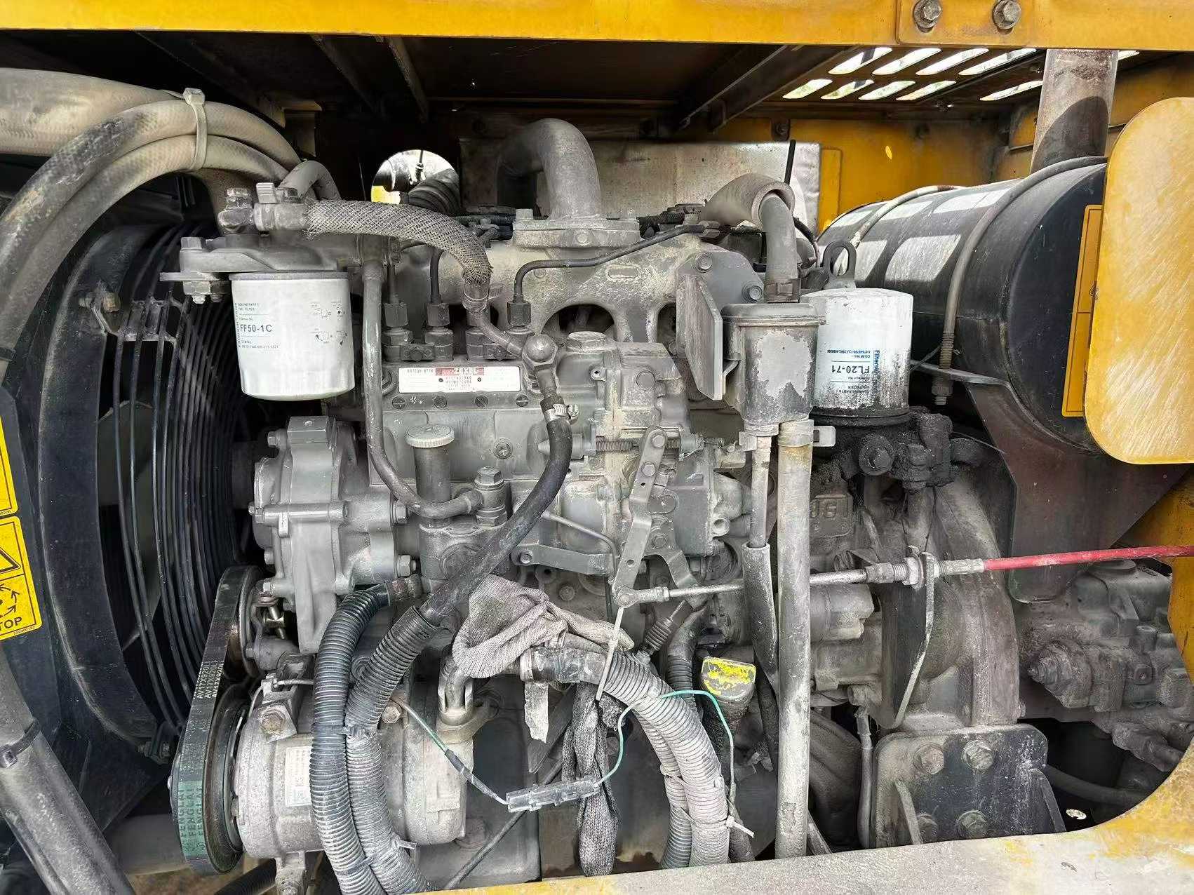 شراء حفارة XCMG XE85C مستعملة / 6