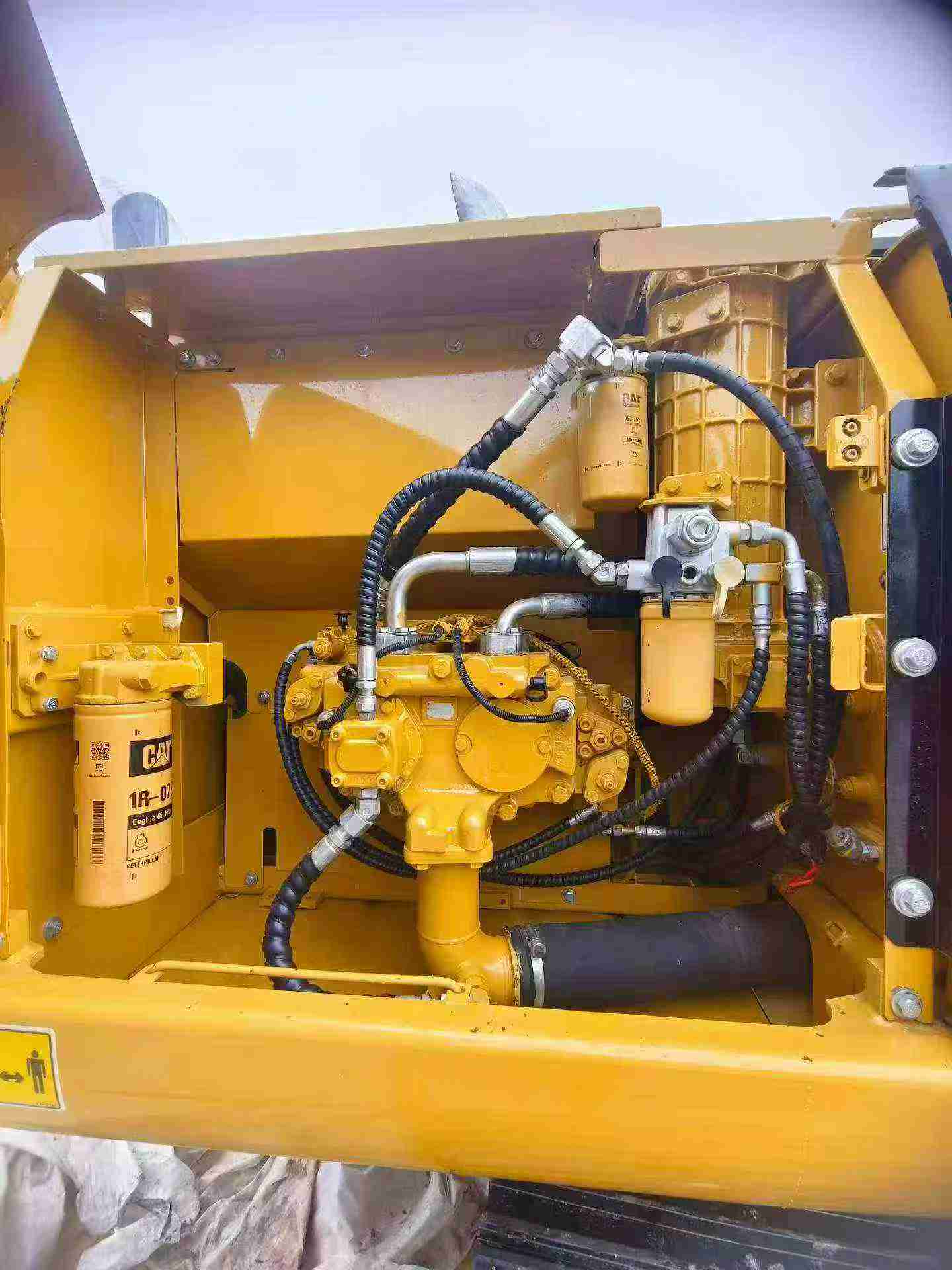 Buy Caterpillar 320D Used Excavator / 2