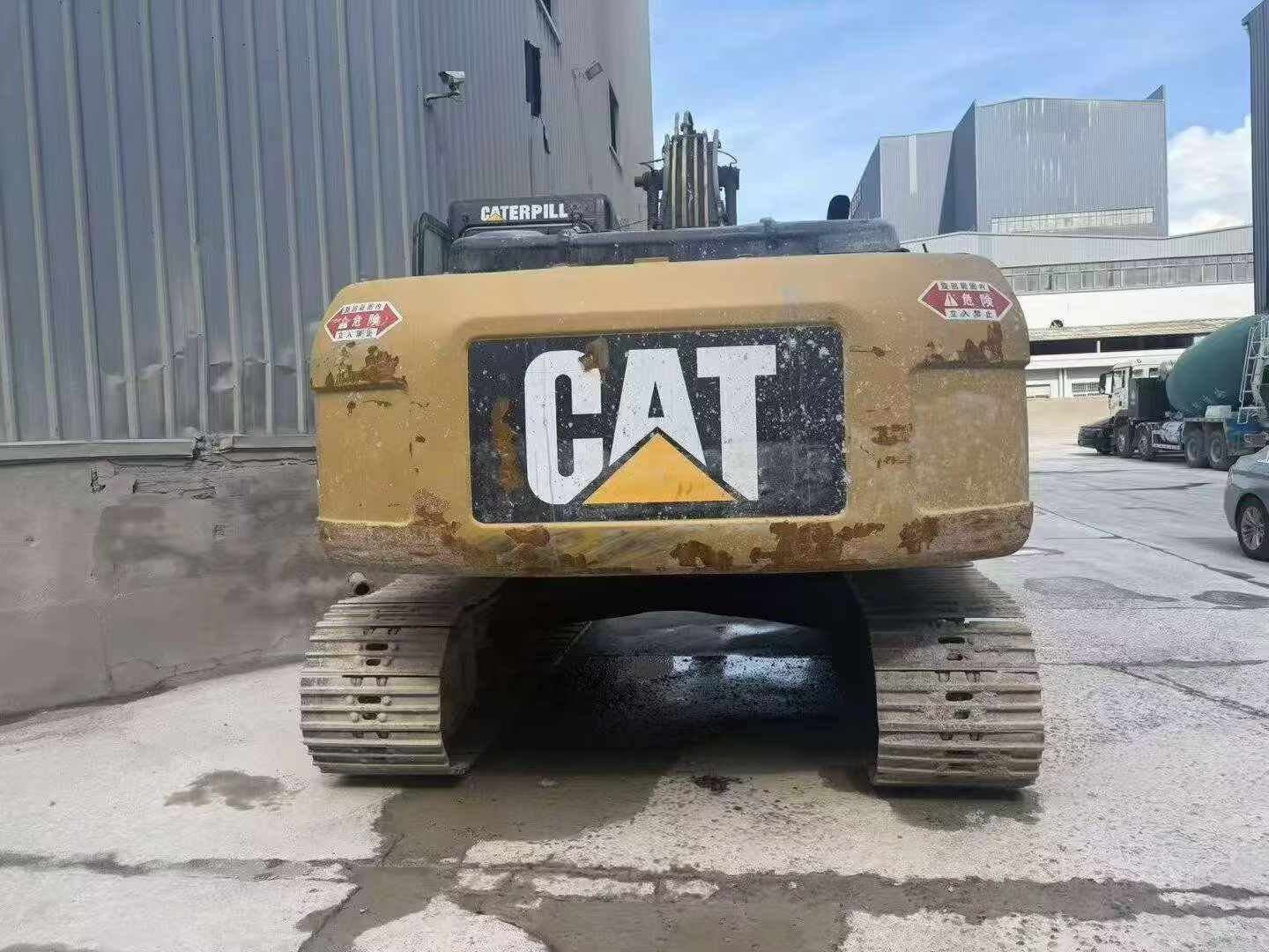 Buy Caterpillar 323 Used Excavator / 1