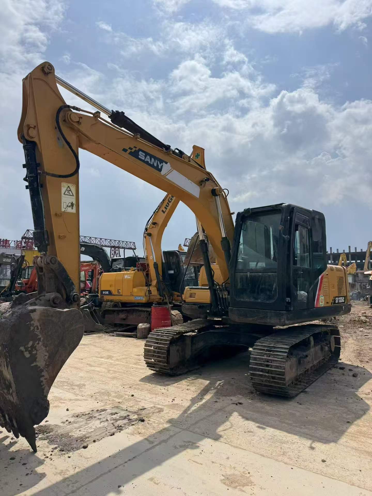 Buy Sany SY125C Used Excavator / 8