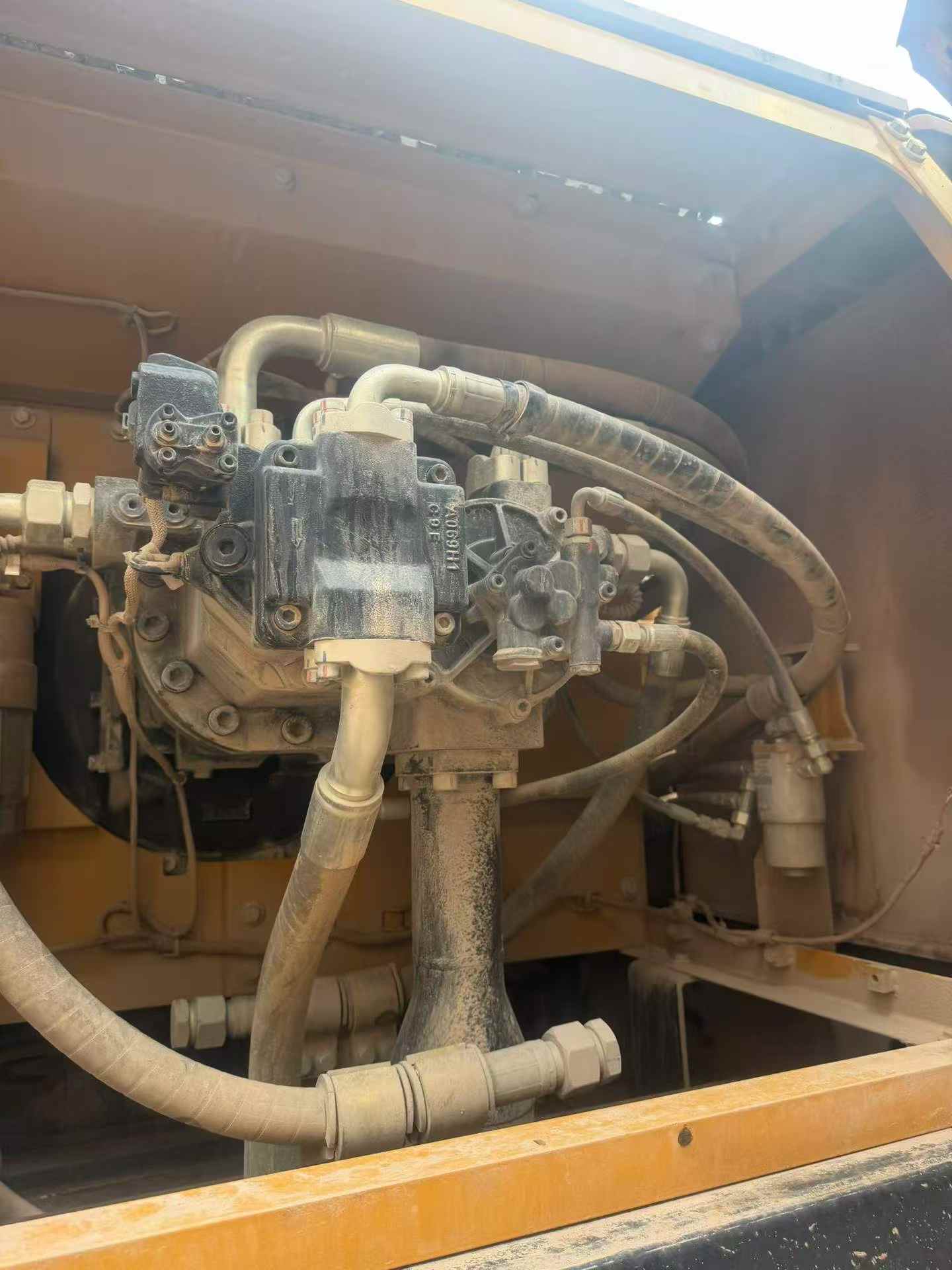 Buy Sany SY600HB Used Excavator / 6 Buy Sany SY600HB Used Excavator / 6