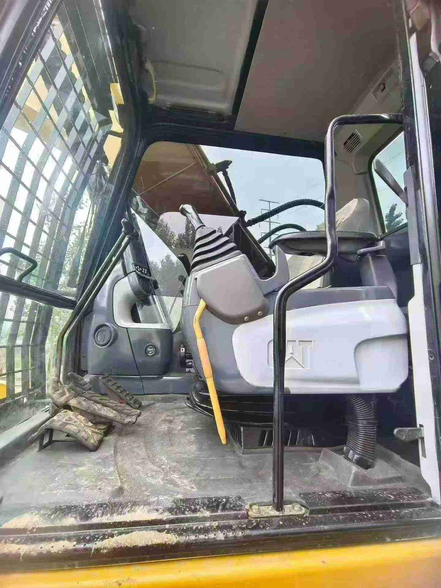 Buy Caterpillar 320D Used Excavator / 6