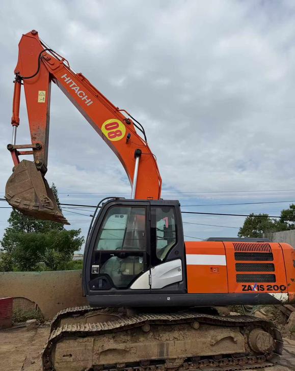 Buy Hitachi ZX200-5G Used Excavator / 1