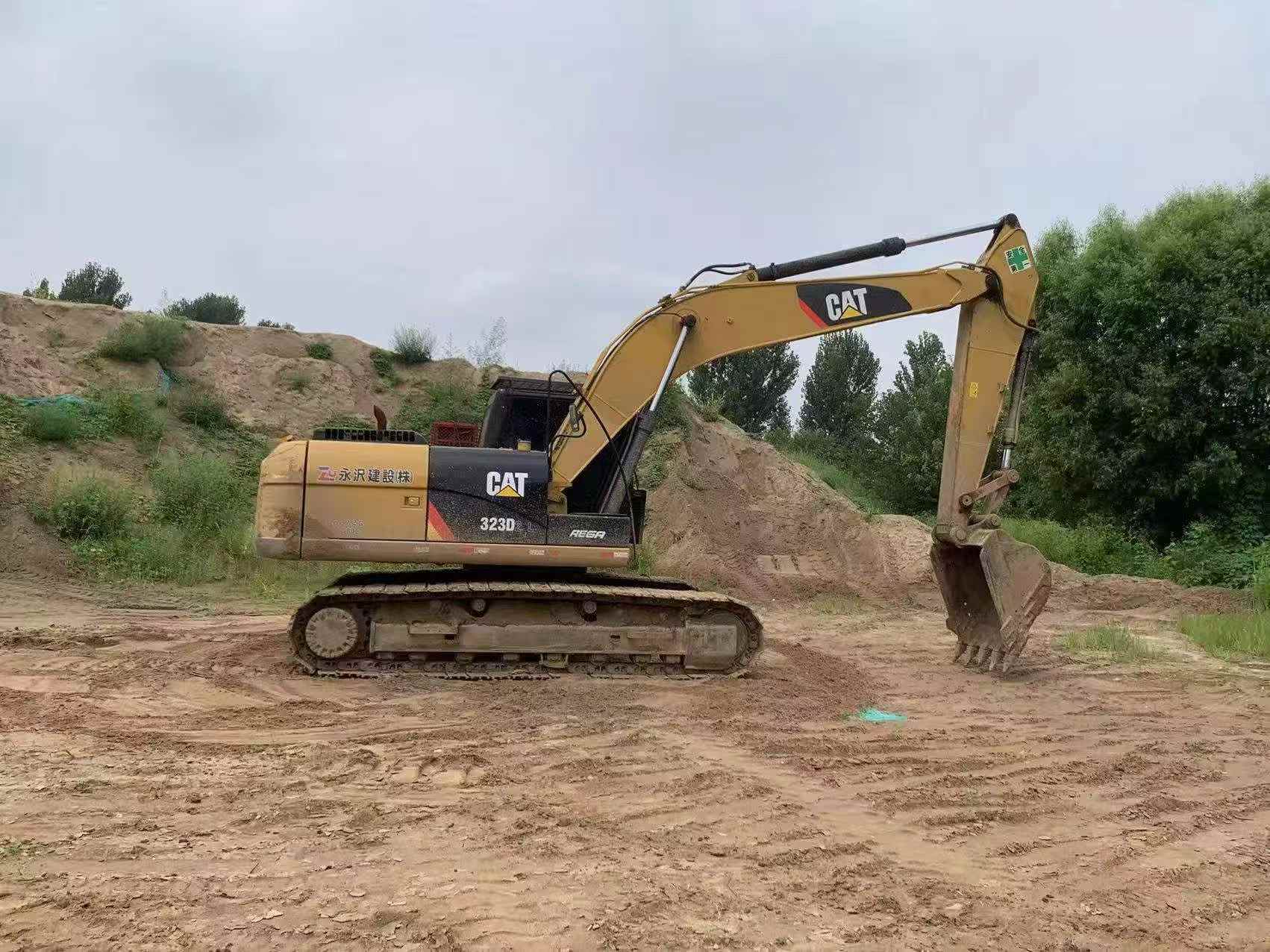 Buy Caterpillar 323 Used Excavator / 3