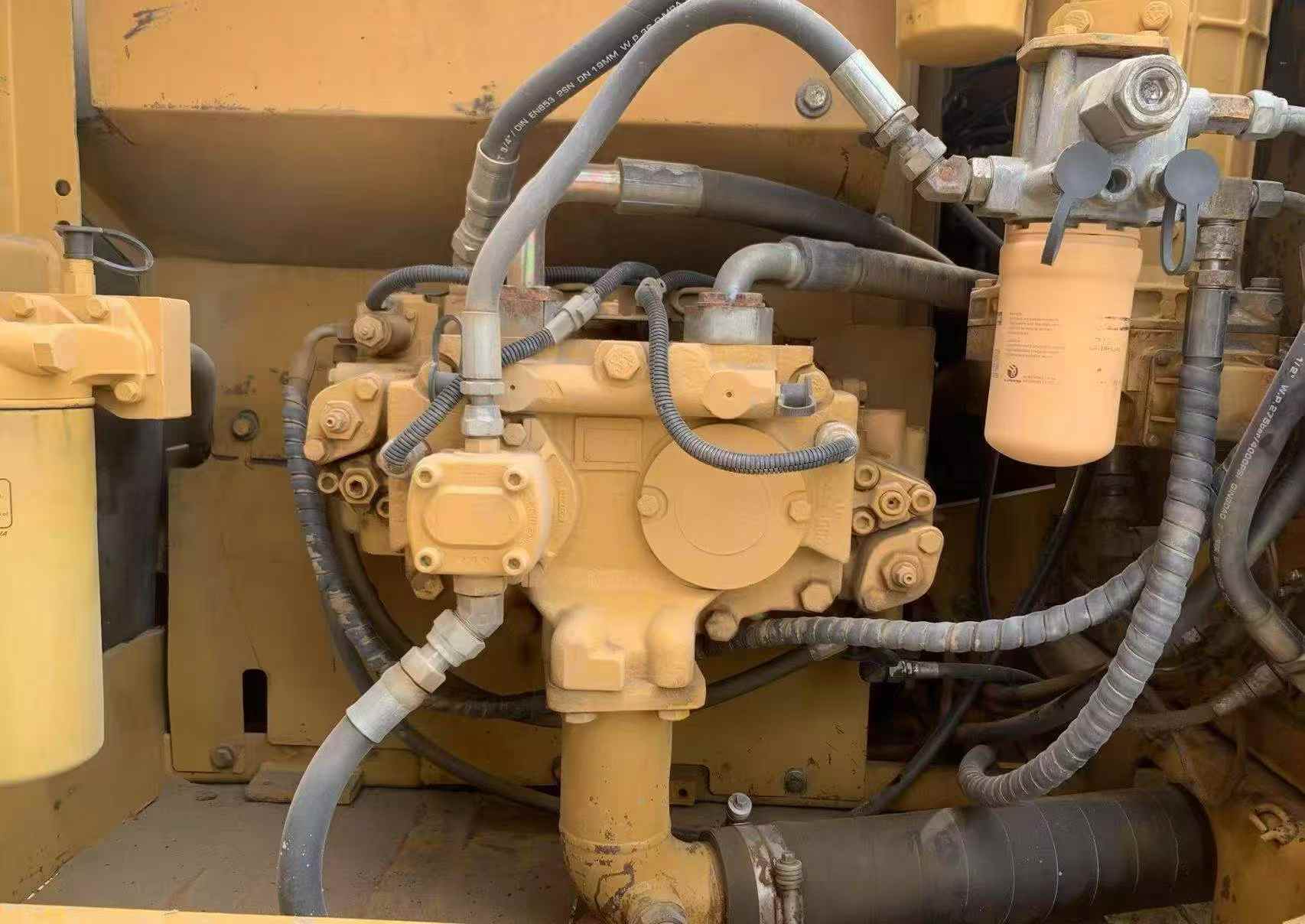 Buy Caterpillar 323 Used Excavator / 4