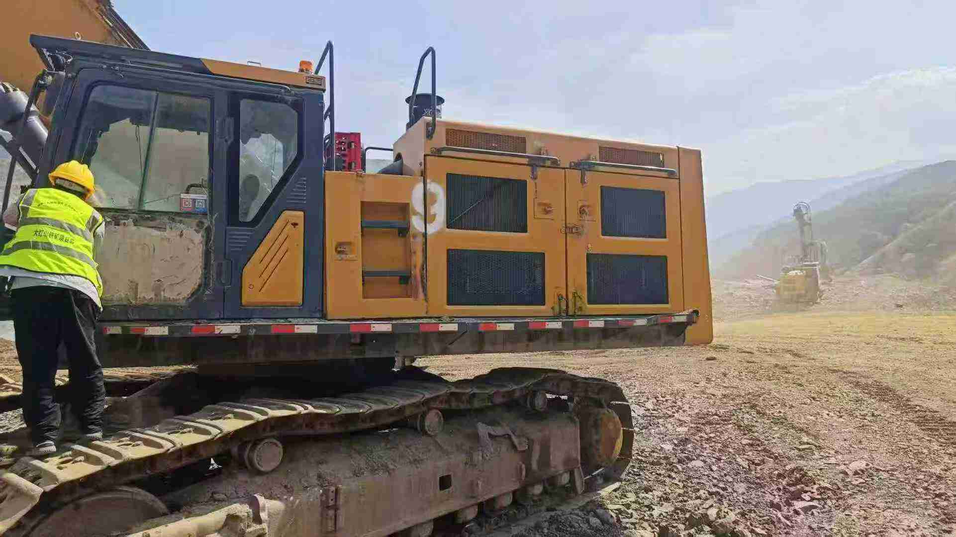 Buy XCMG LW800K Used Excavator / 4 Buy XCMG LW800K Used Excavator / 4