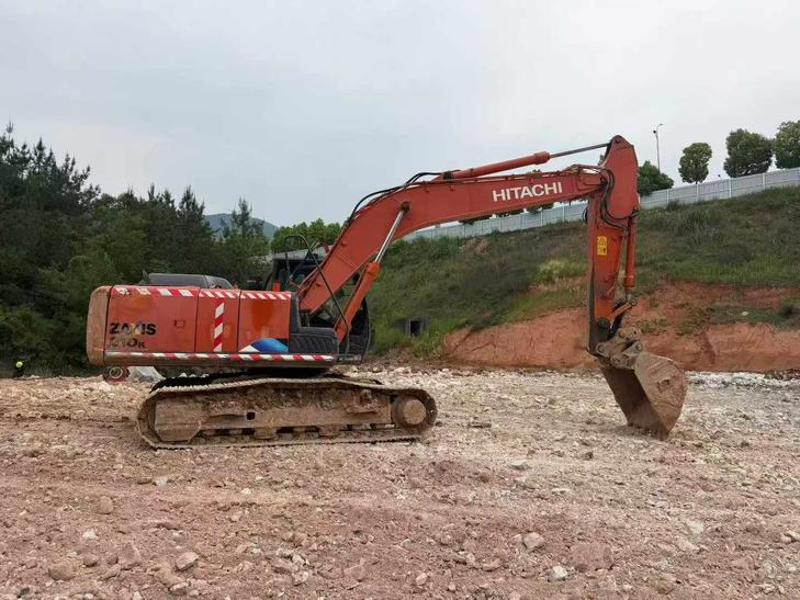 Buy Hitachi ZX210K-5A Used Excavator / 1