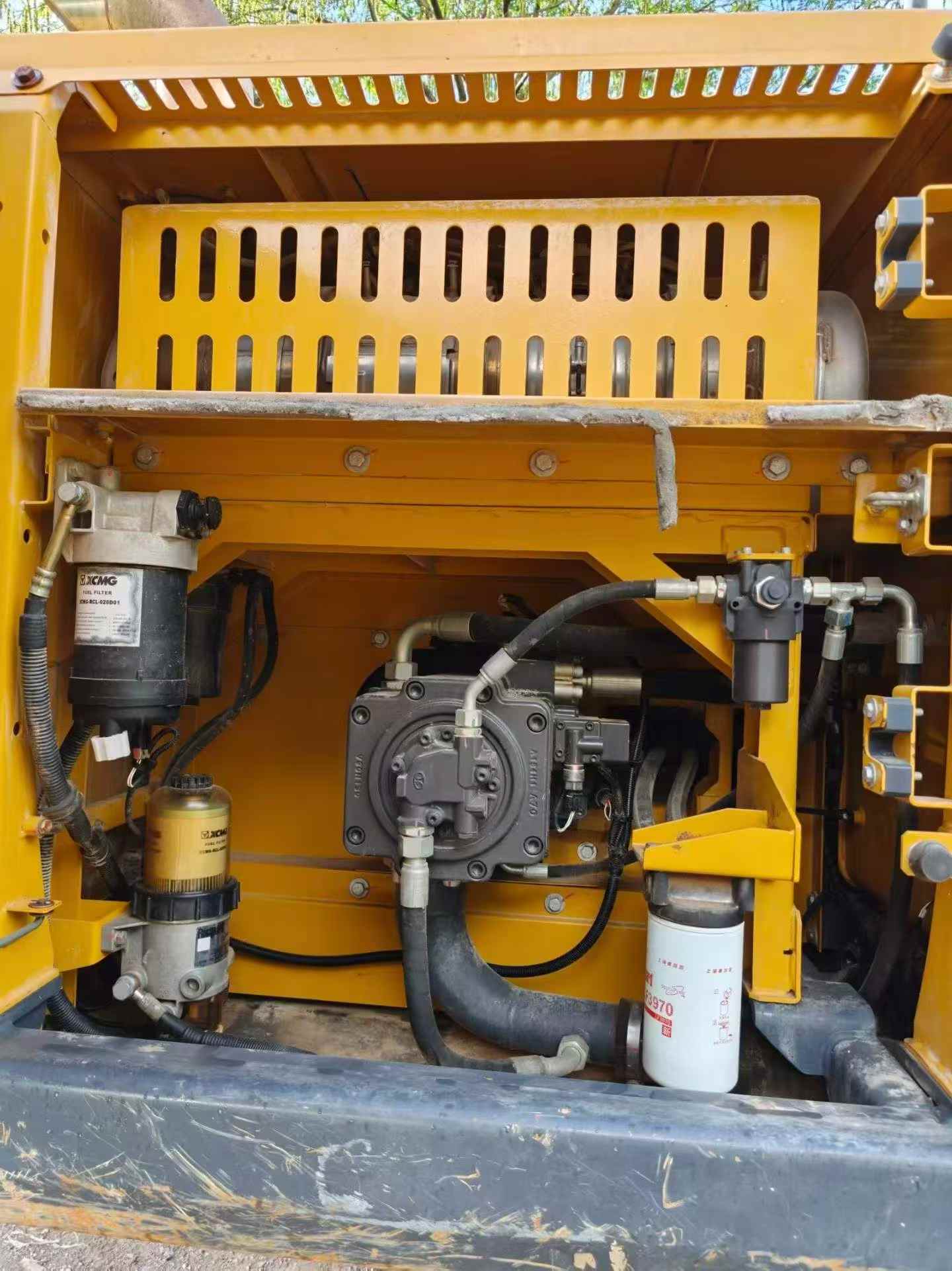 شراء حفارة XCMG XE205DA مستعملة / 4