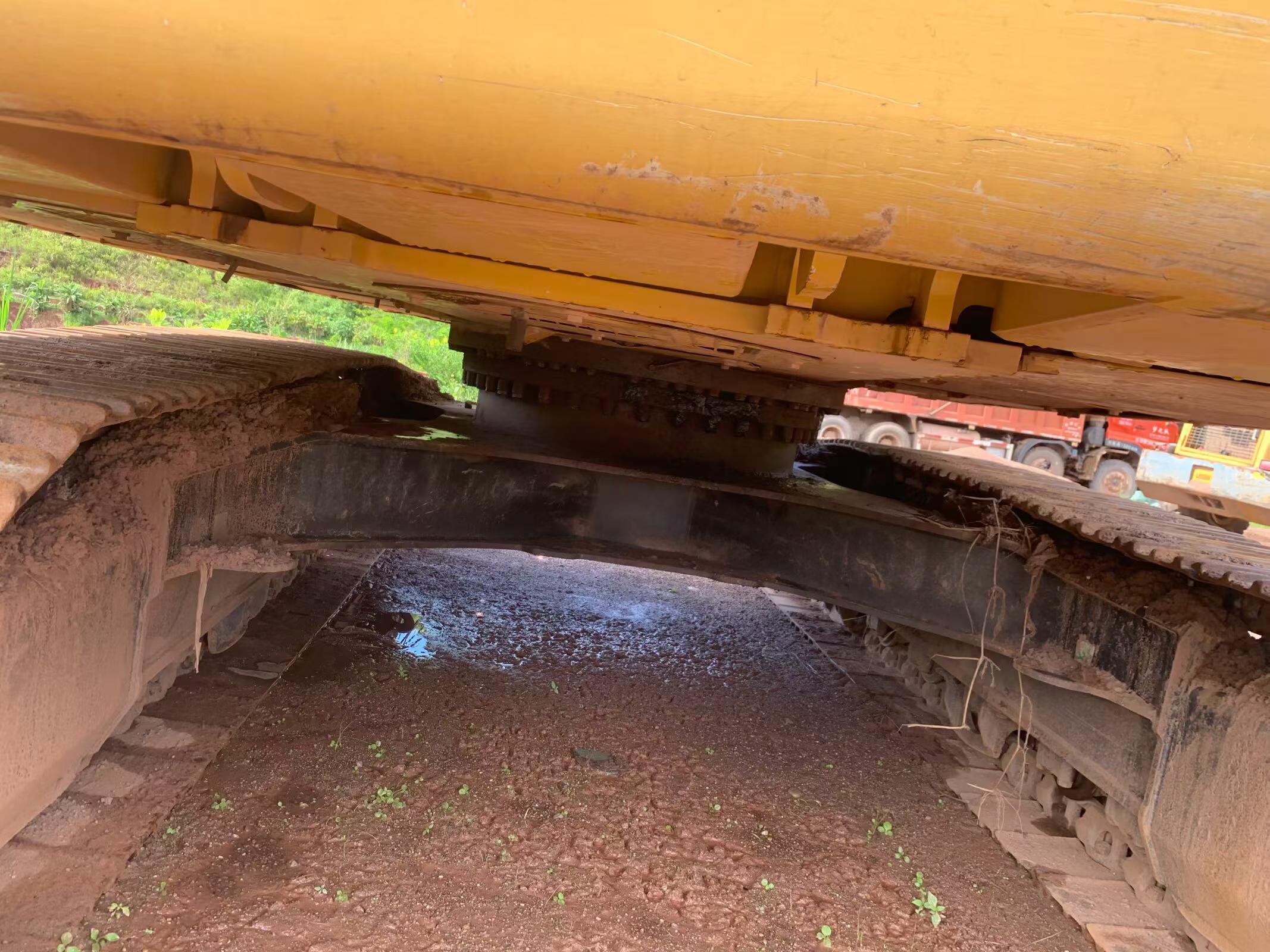 Buy Caterpillar 323 Used Excavator / 4