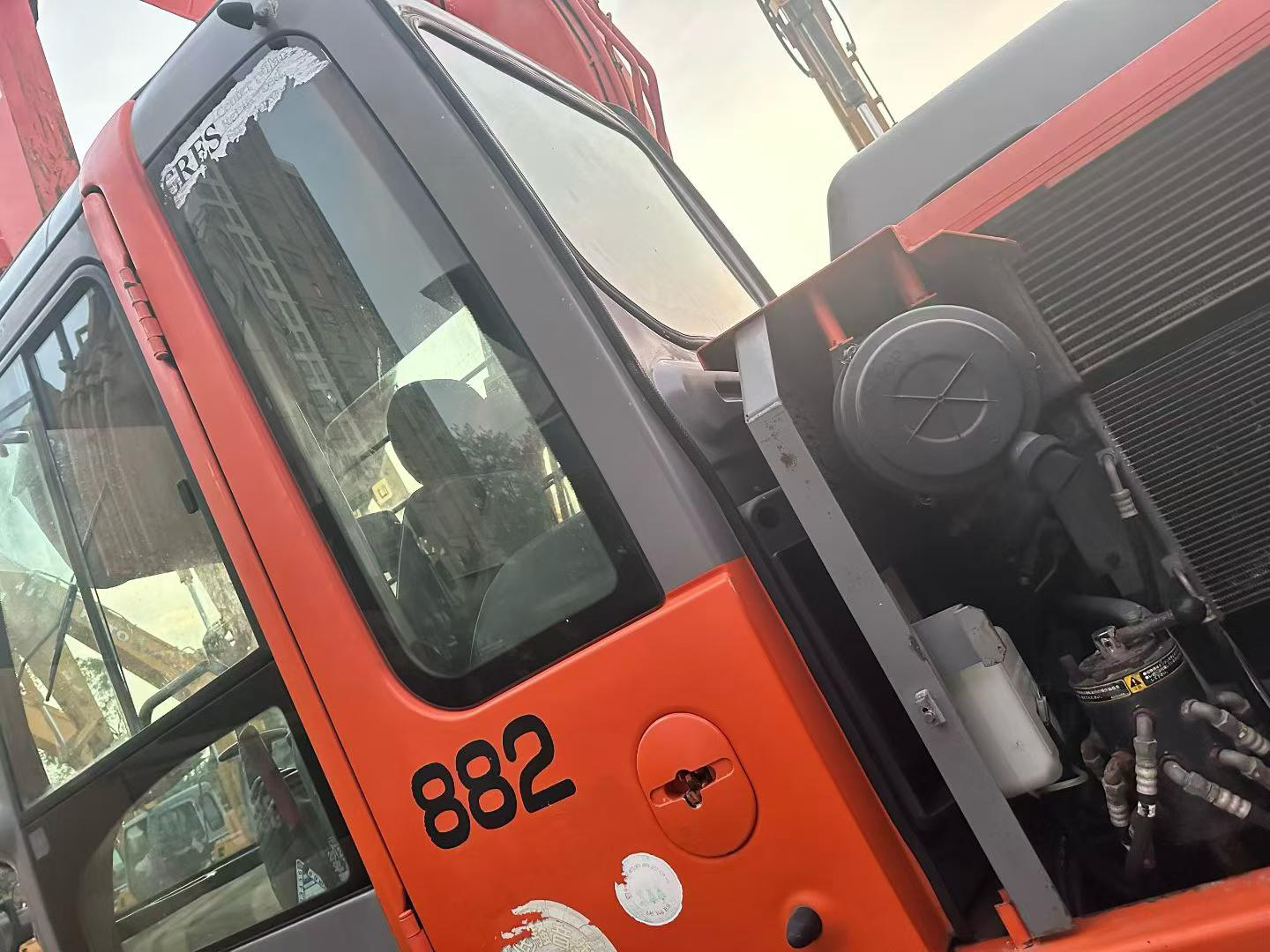 Buy Hitachi EX120-6 Used Excavator / 4 Buy Hitachi EX120-6 Used Excavator / 4