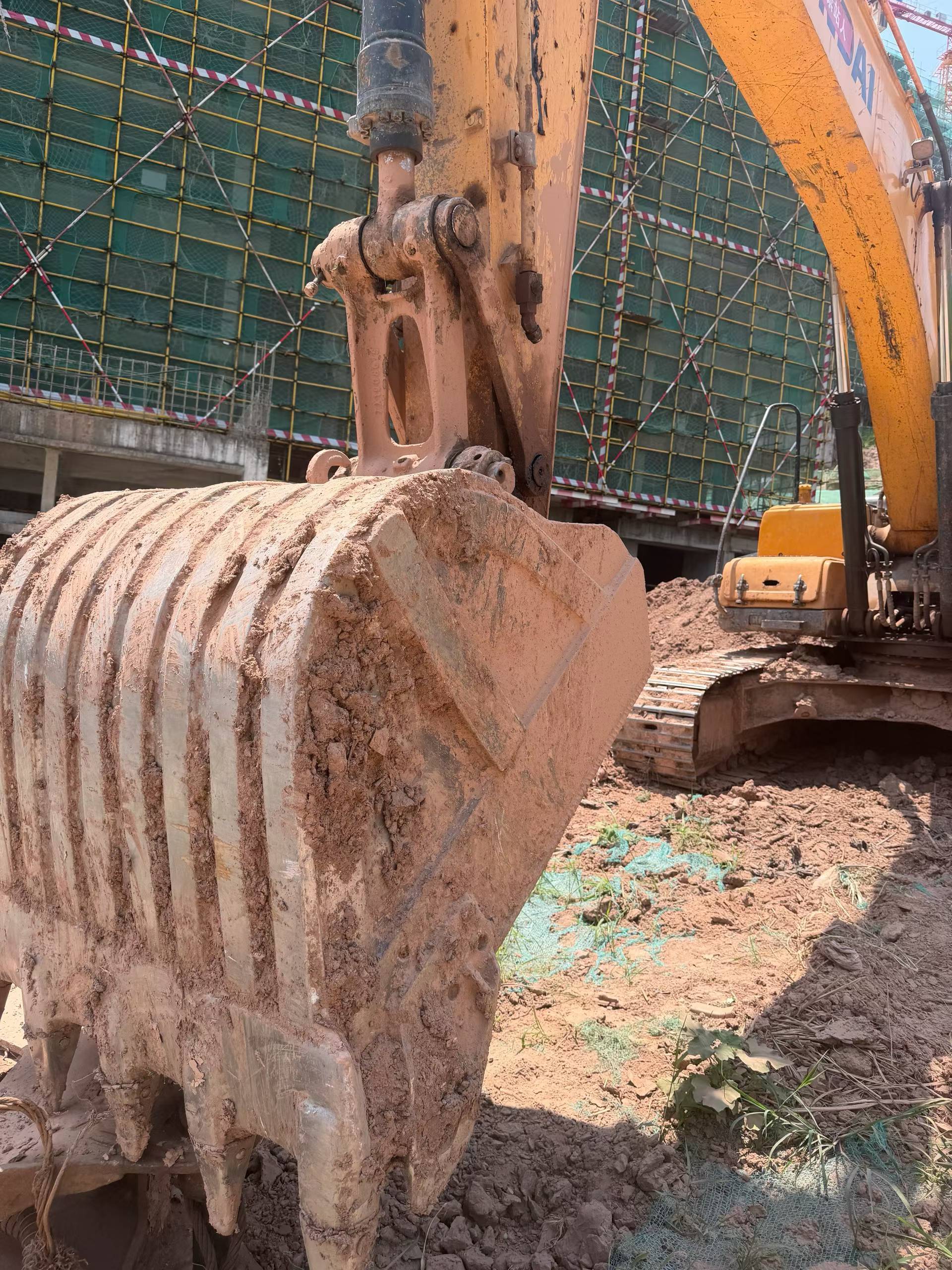 Buy Hyundai R225-7 Used Excavator / 3