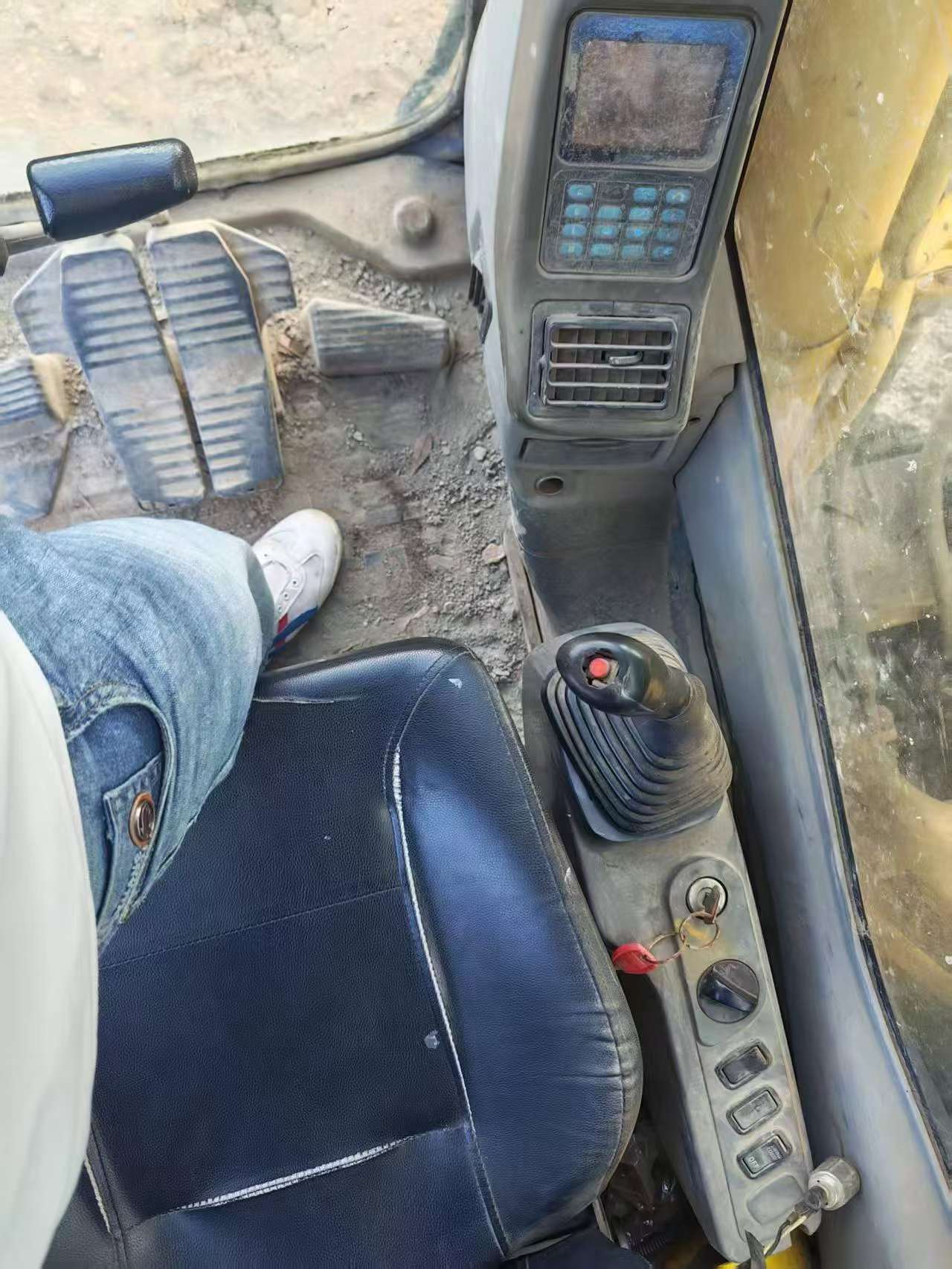 Buy Komatsu PC220-7 Used Excavator / 7